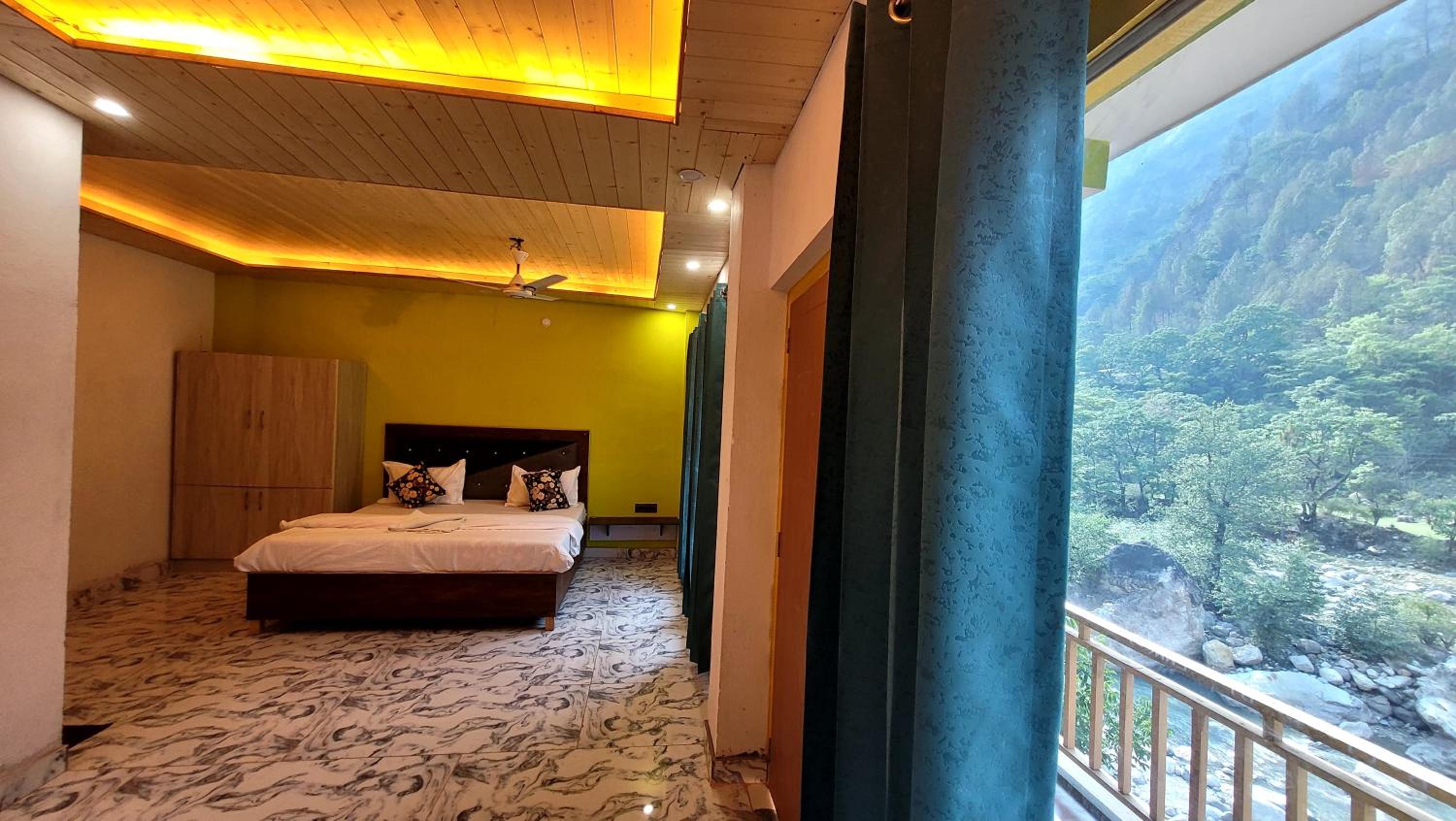 Double Room with Balcony and Sea View photo 1