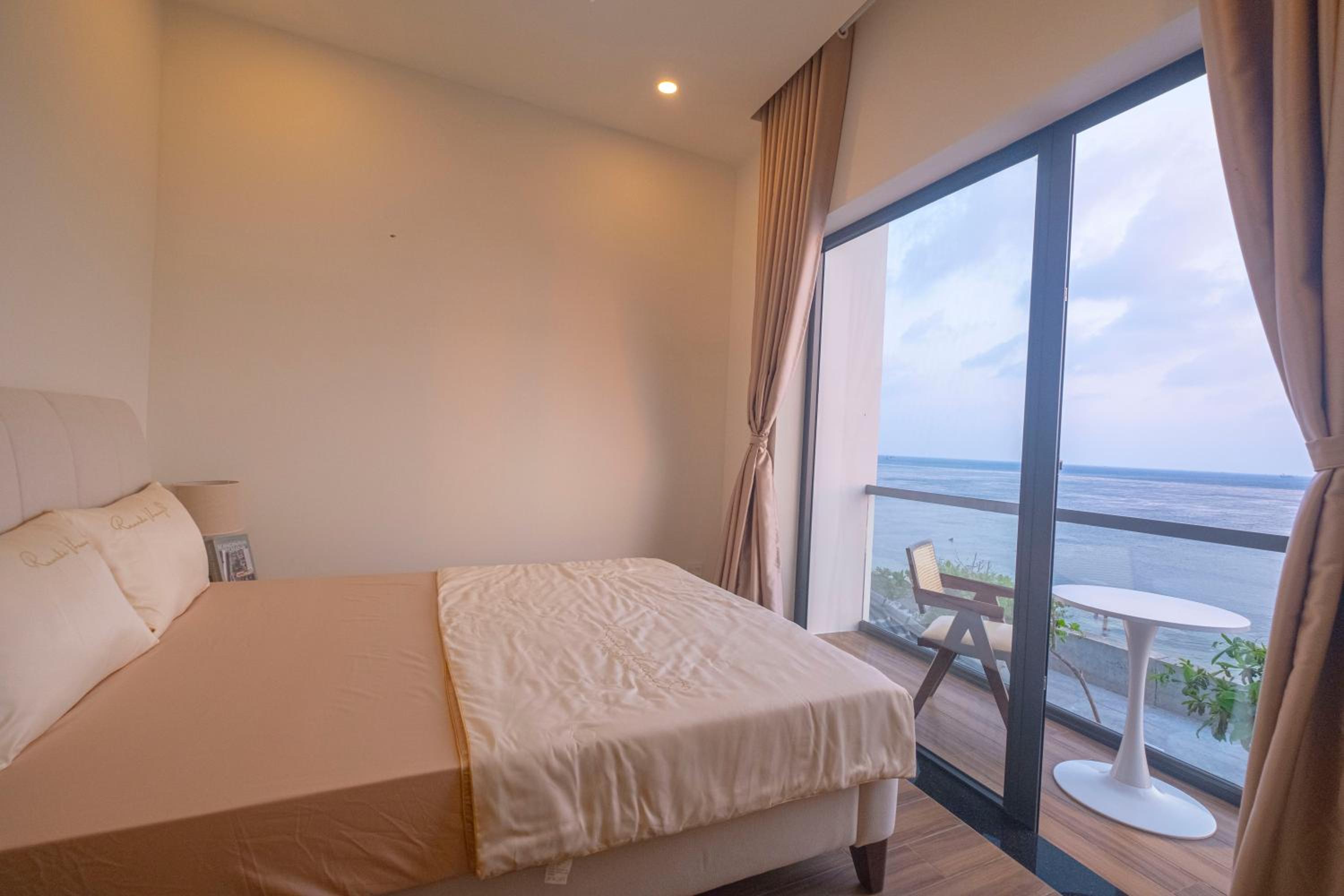 King Room With Balcony photo 3