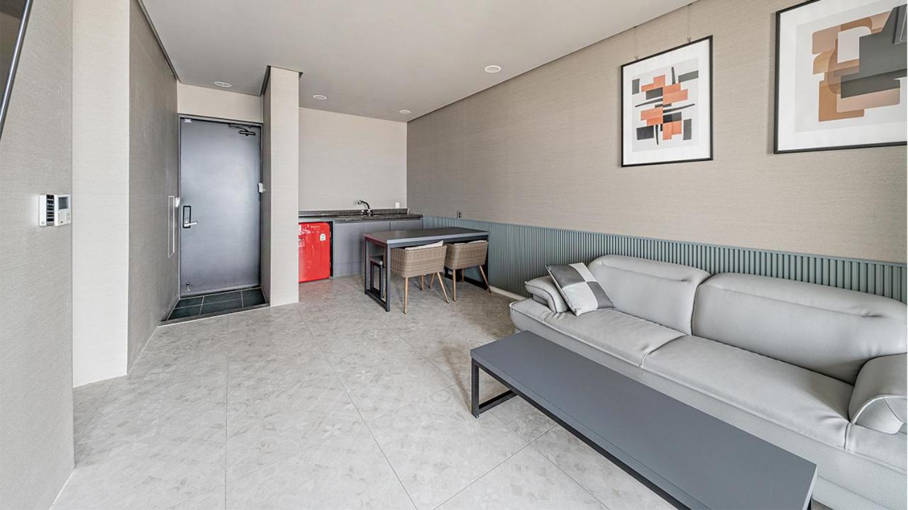 Deluxe Premier with Ocean View - Photo 18