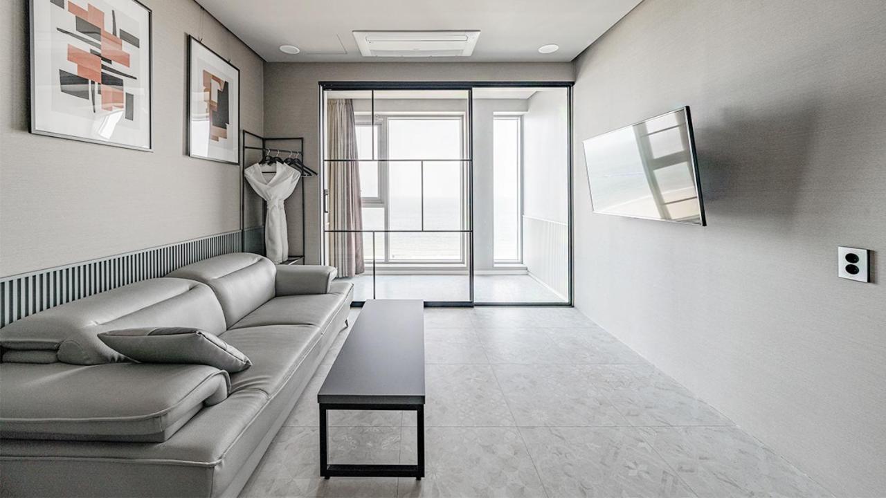Deluxe Premier with Ocean View - Photo 14