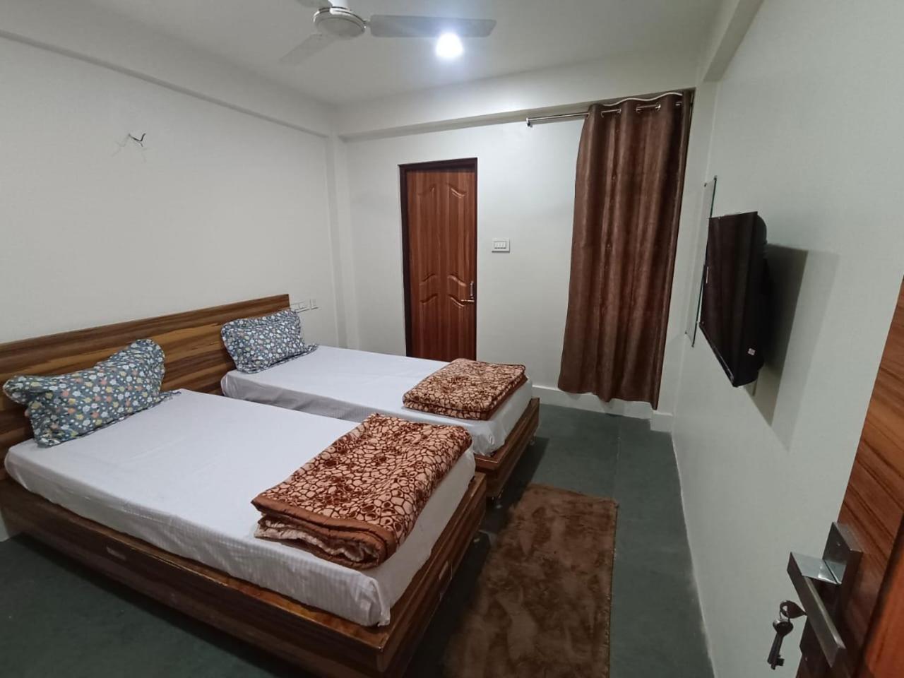 Deluxe Twin Room photo 3