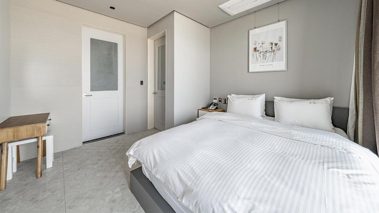 Deluxe Premier with Ocean View - Photo 9