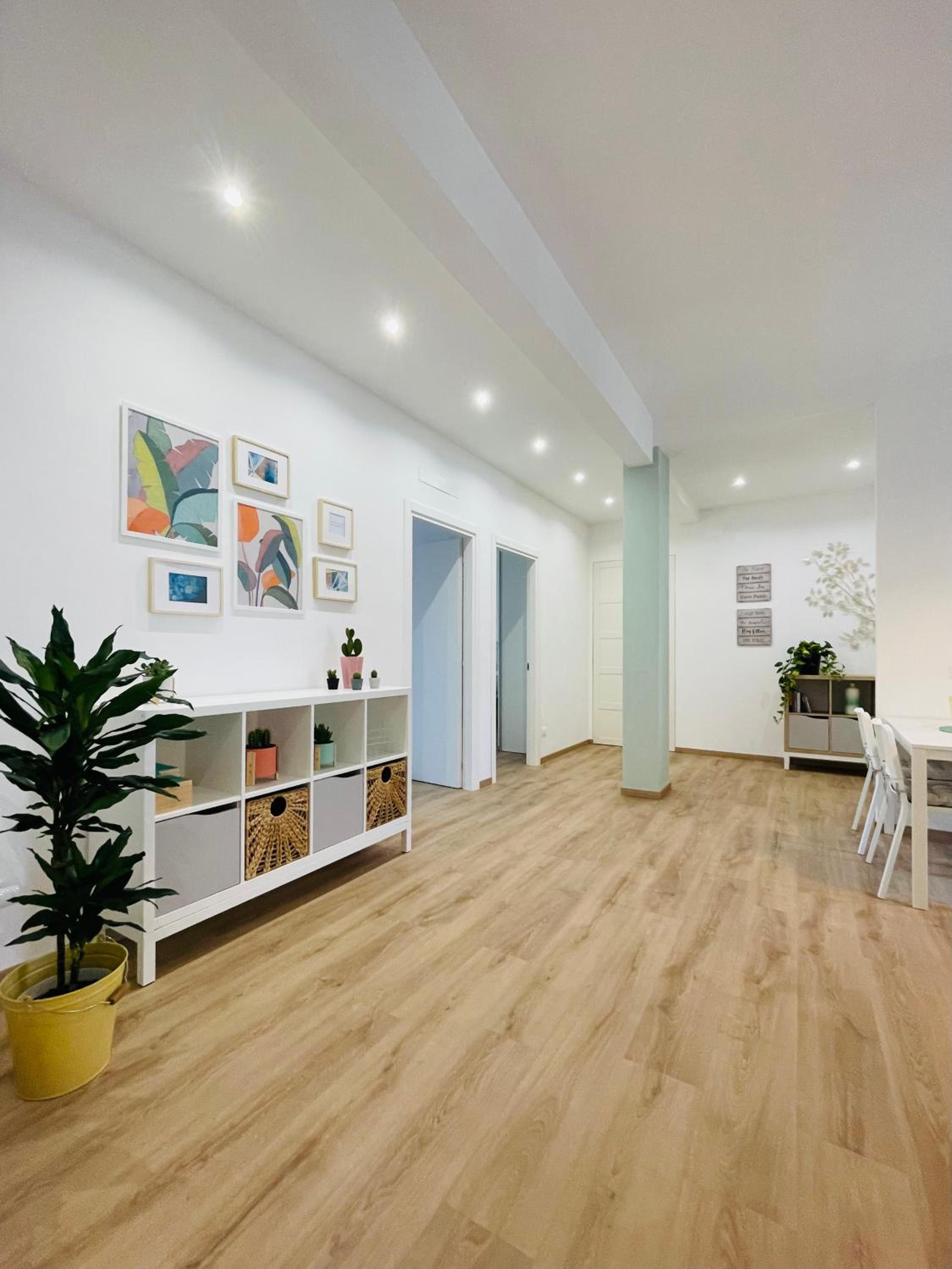 One-Bedroom Apartment photo 1