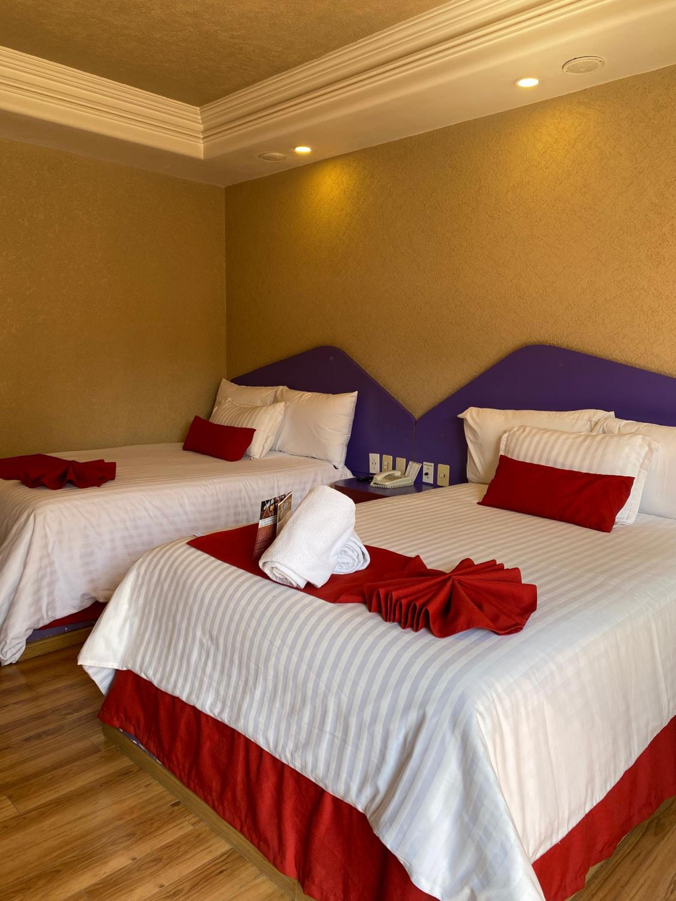 Twin Room with Balcony - Photo 1