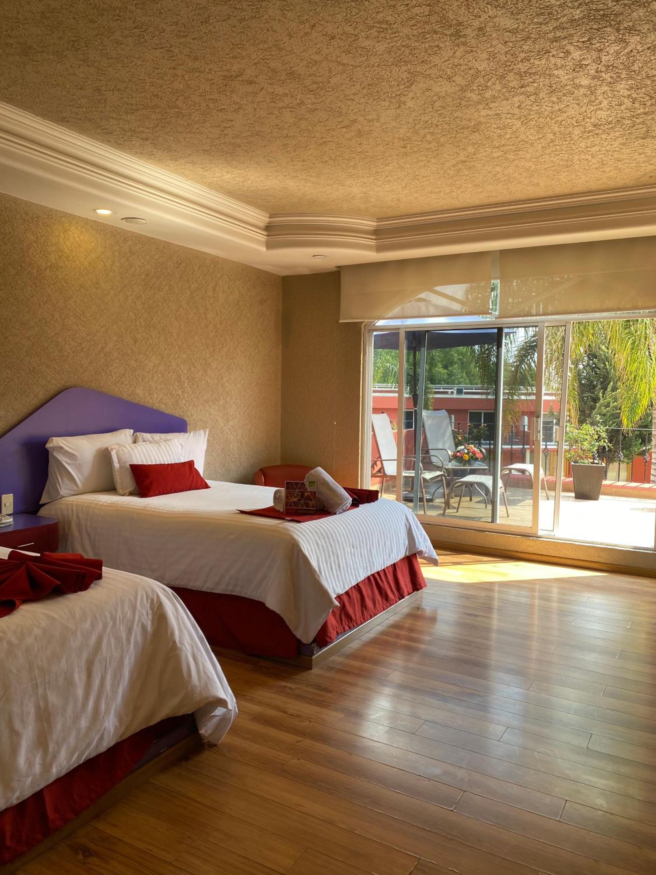 Twin Room with Balcony - Photo 3