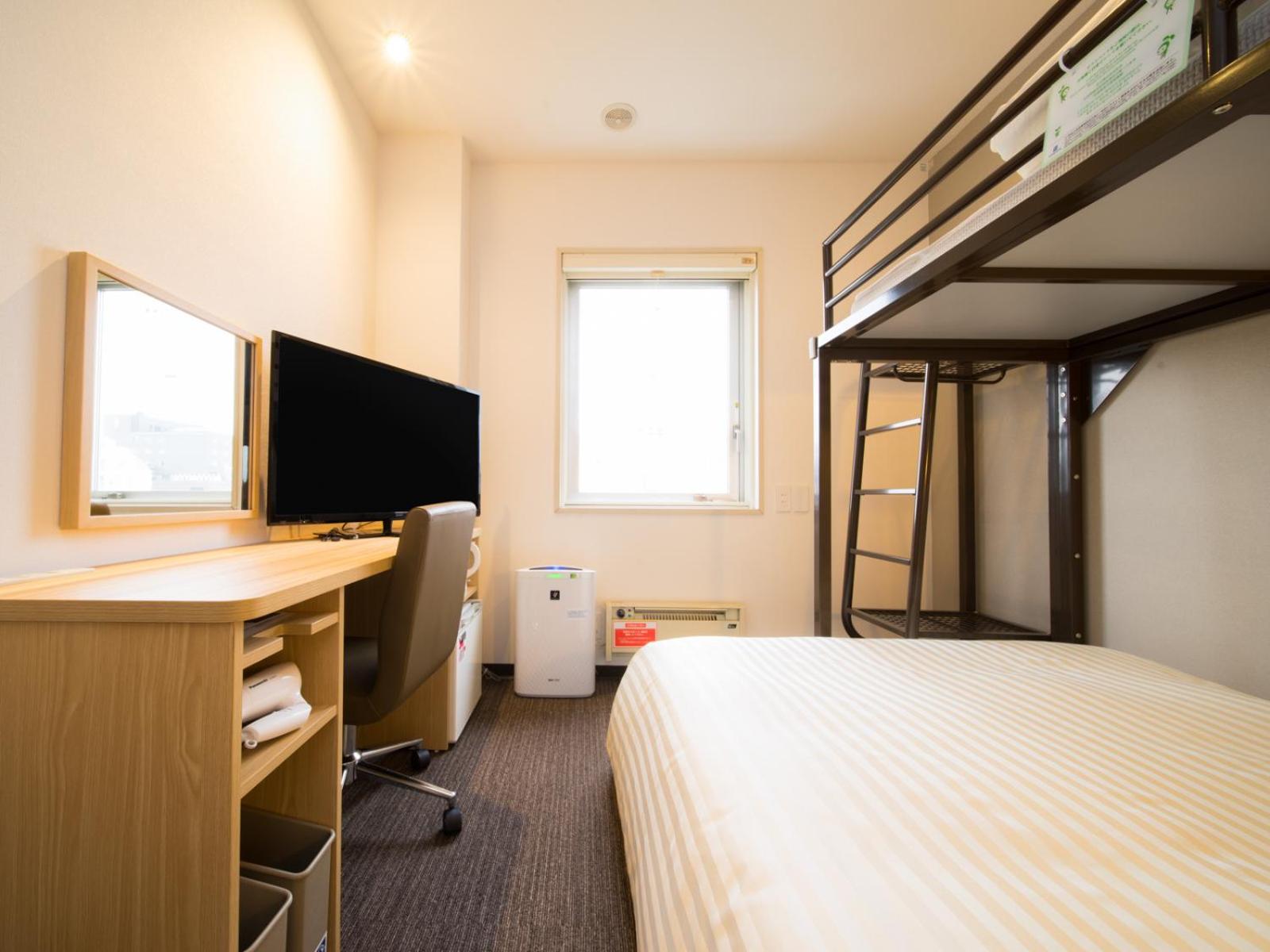 Double Room with Bunk Bed - Smoking photo 2