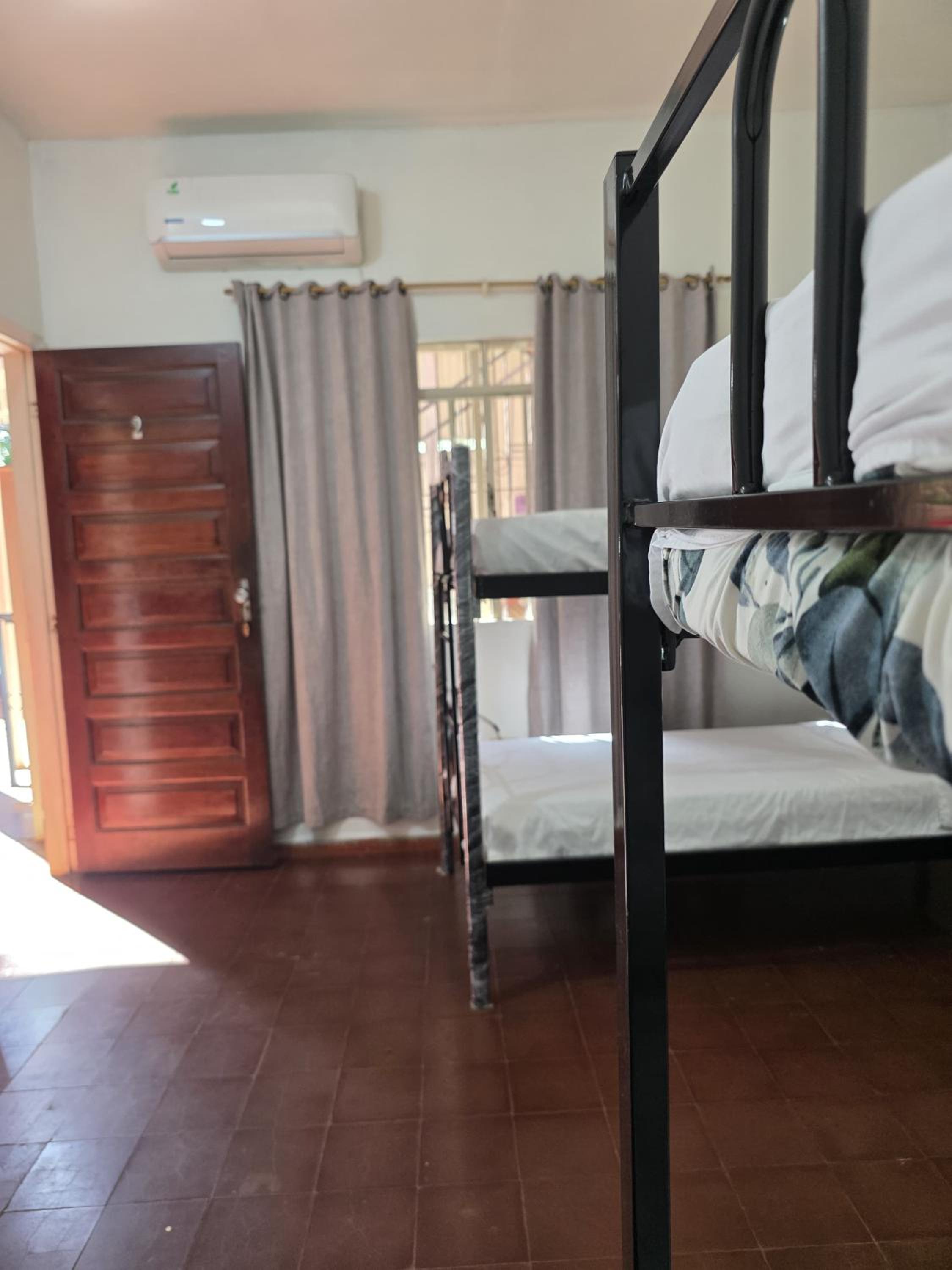 Basic Triple Room with Shared Bathroom