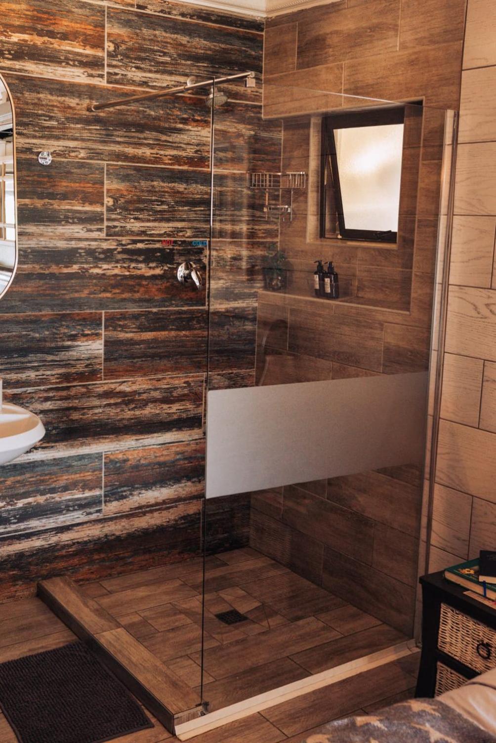 Deluxe Double Room with Shower - Photo 21