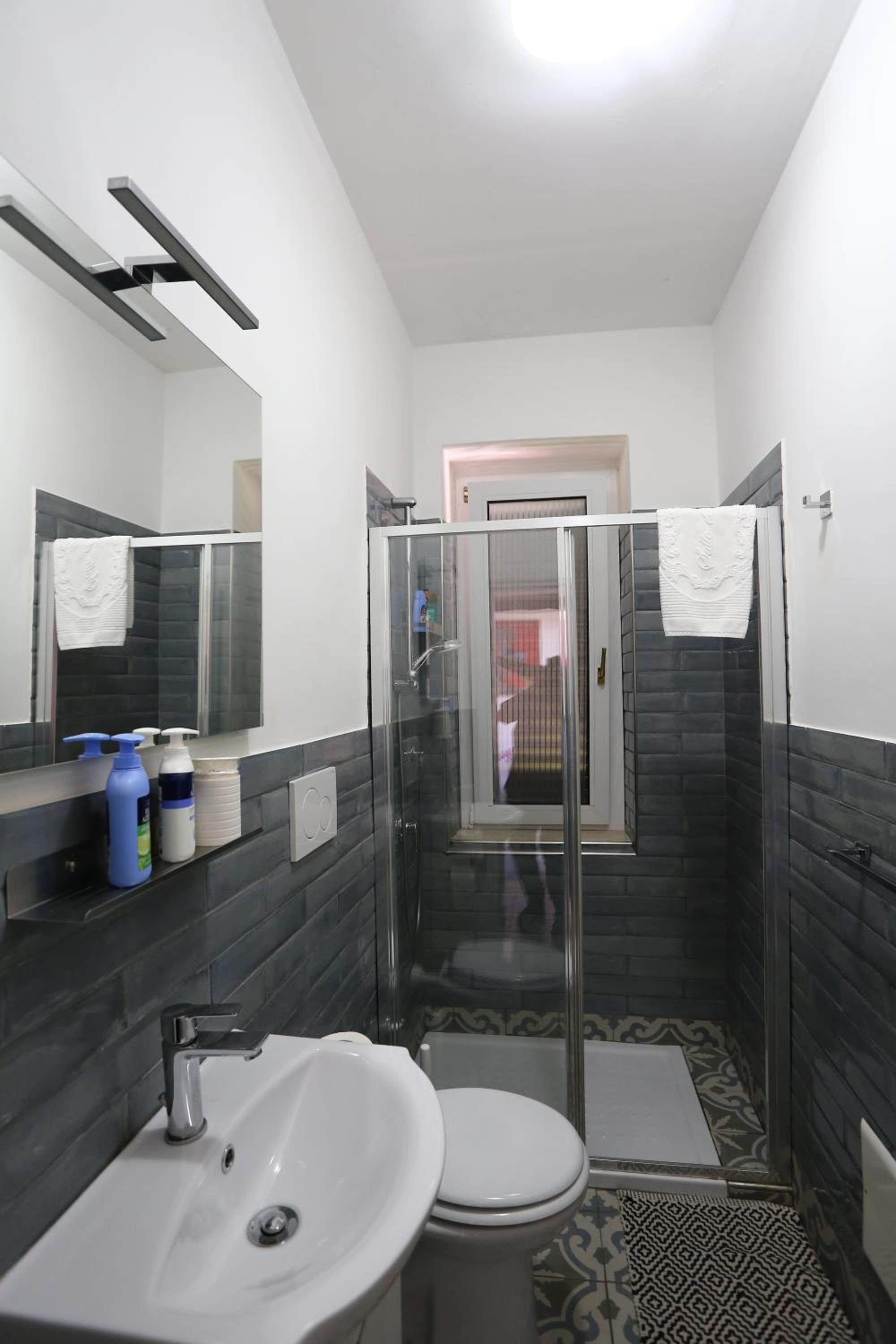 King Room with Balcony photo 3