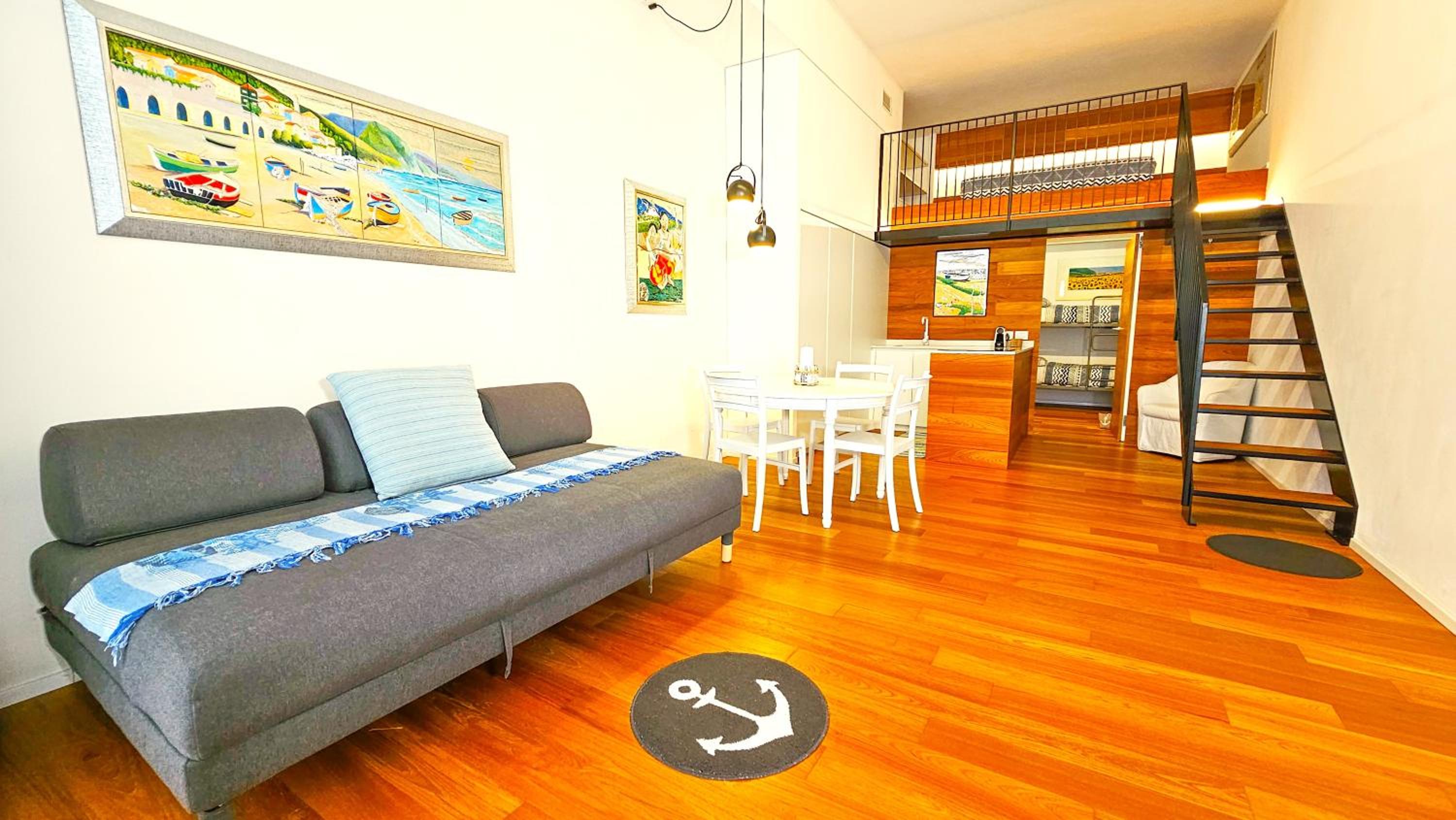 One-Bedroom Apartment photo 1