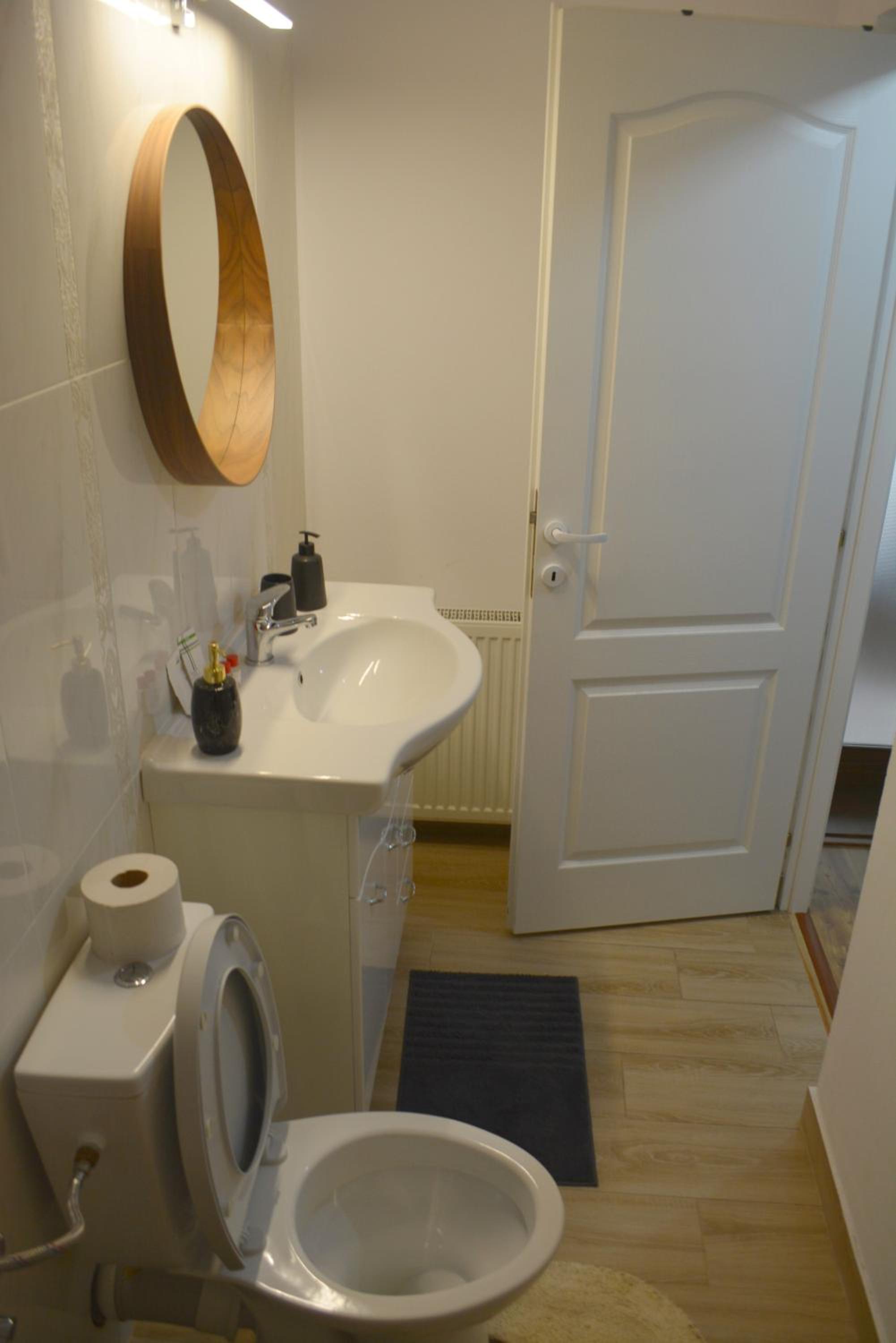 Double Room With Private Bathroom photo 2