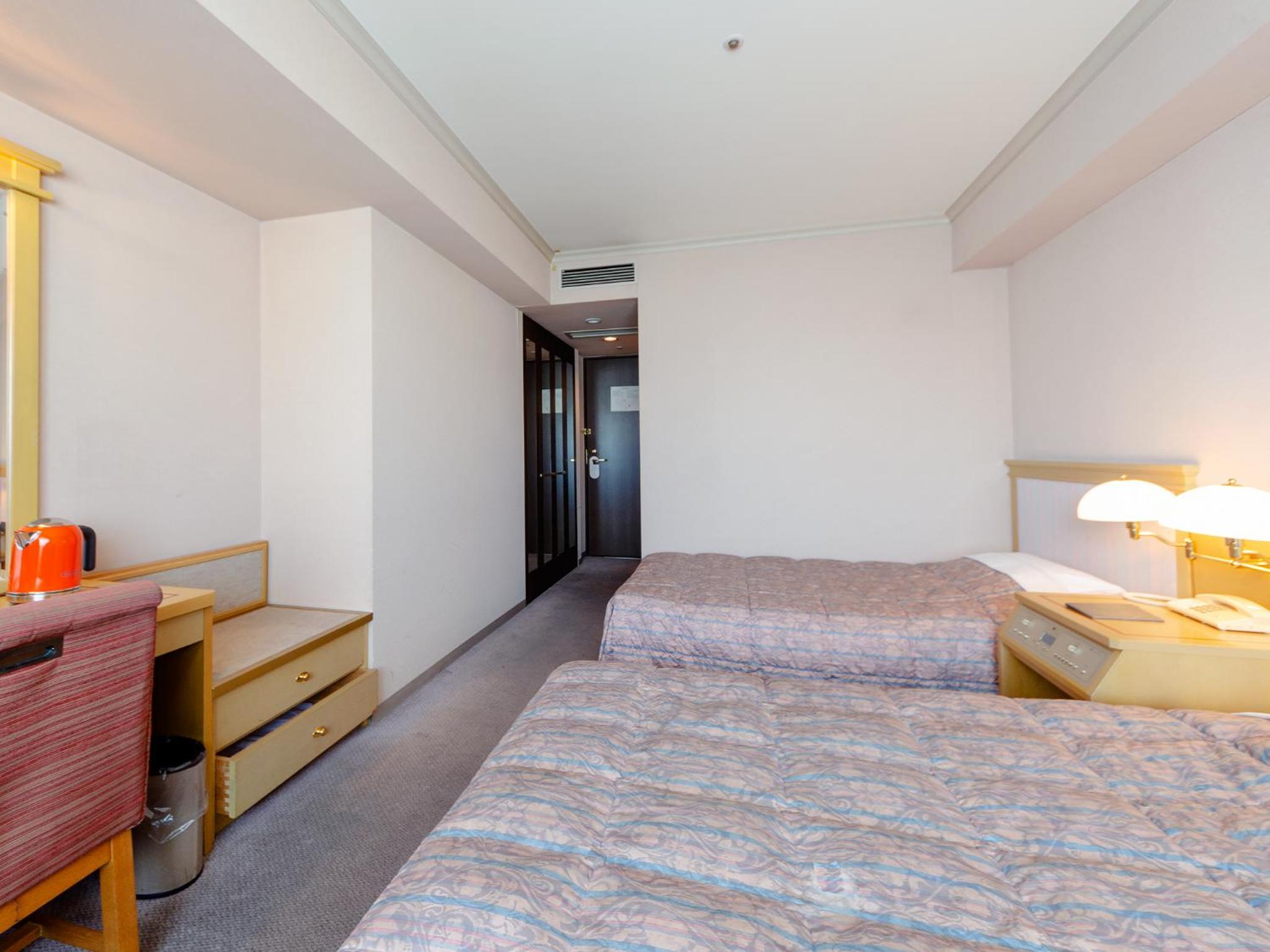 Standard Twin Room - Smoking - Photo 6