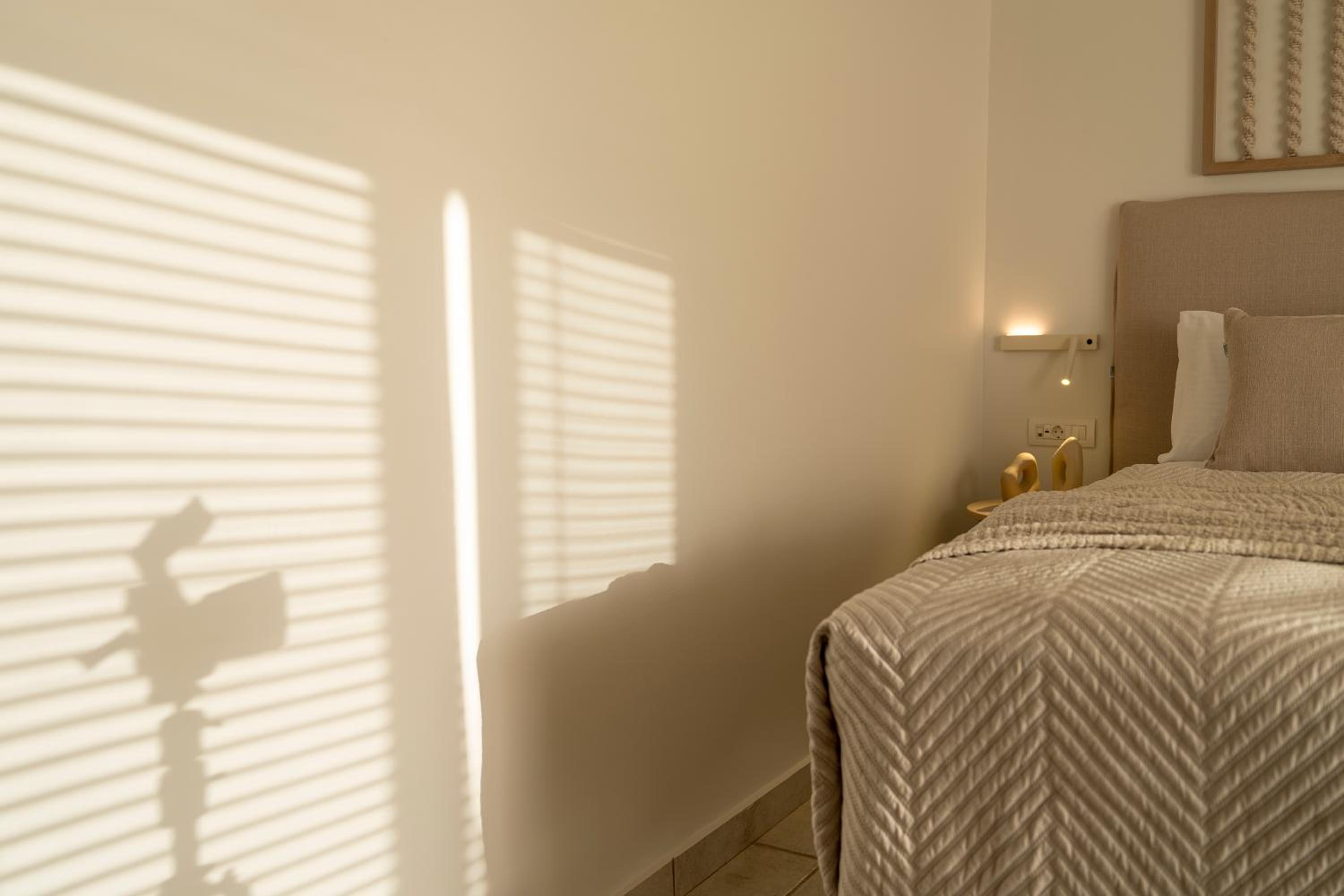 Superior Double Room with Side Sea and Pool View  - Photo 15