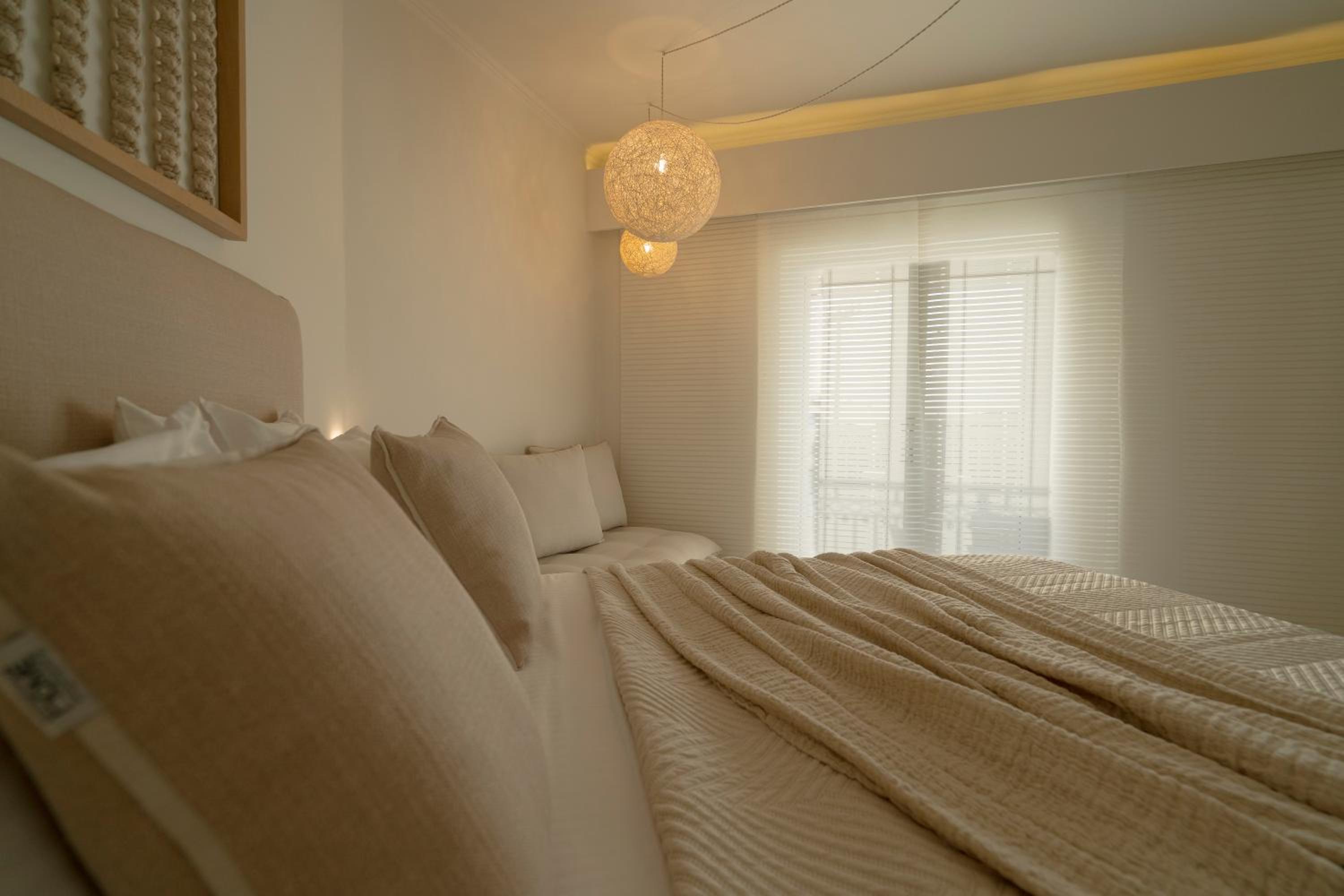 Superior Double Room with Side Sea and Pool View  - Photo 8