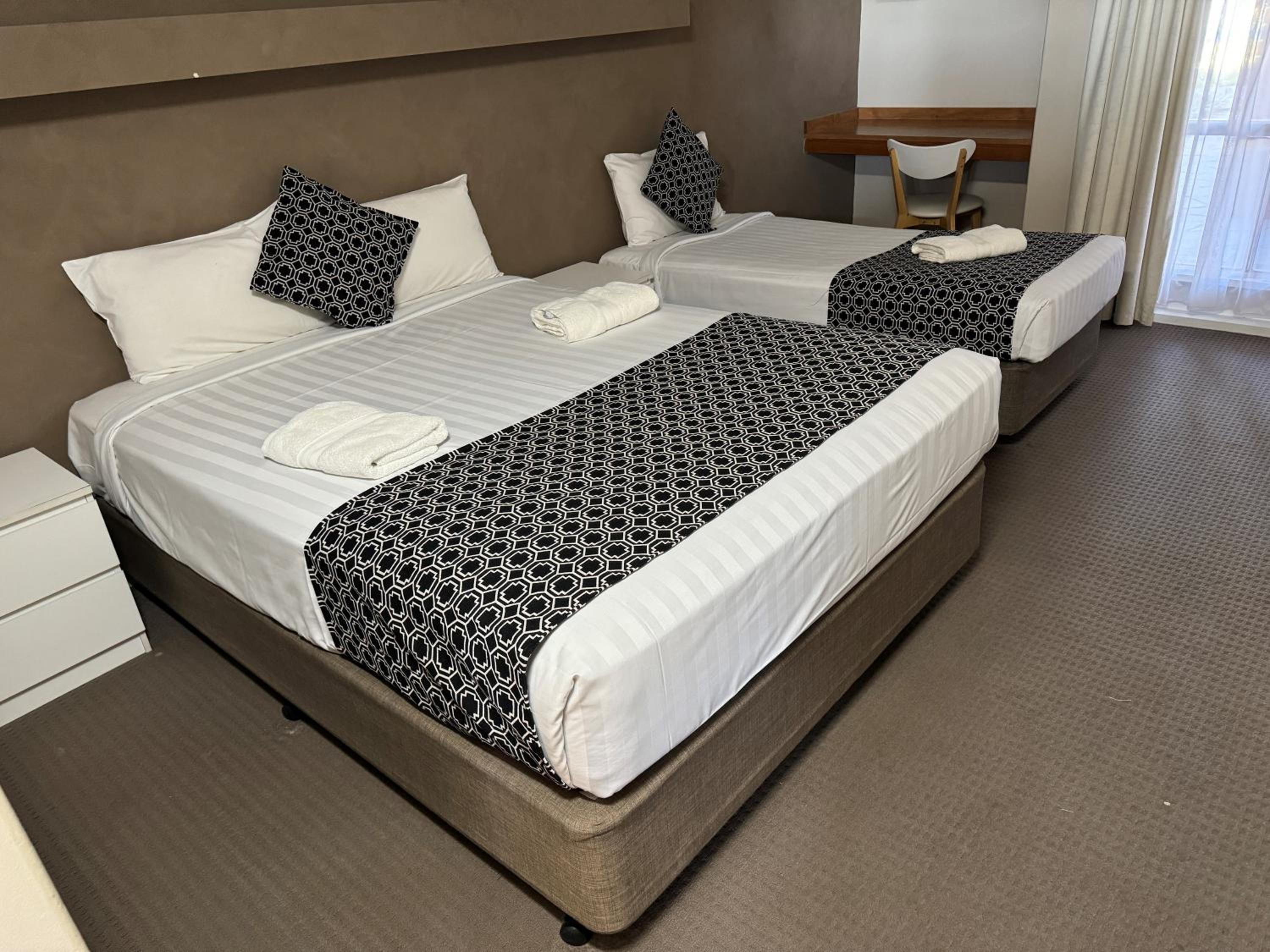 Deluxe Twin Room photo 3