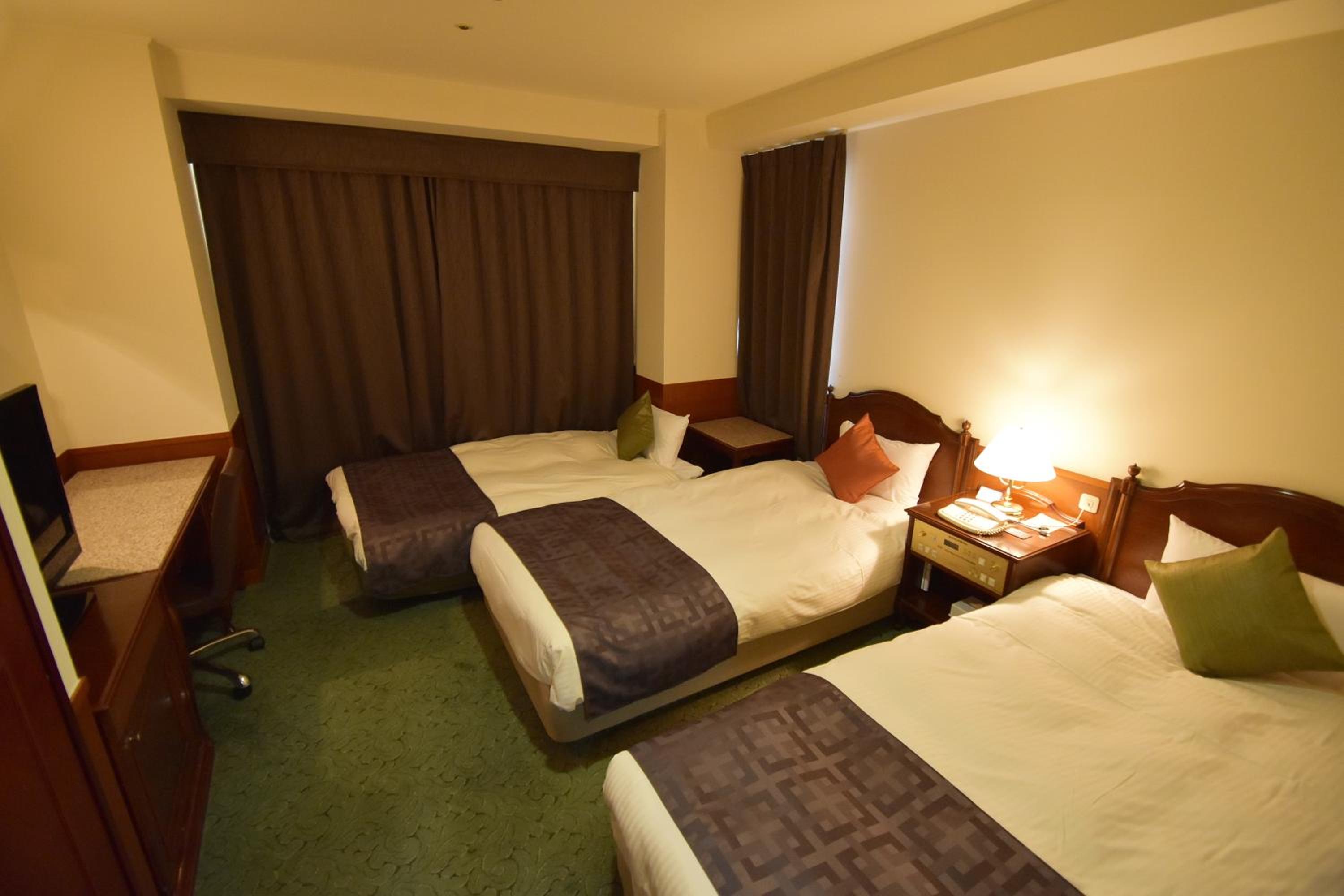 Triple Room - Non-Smoking photo 2