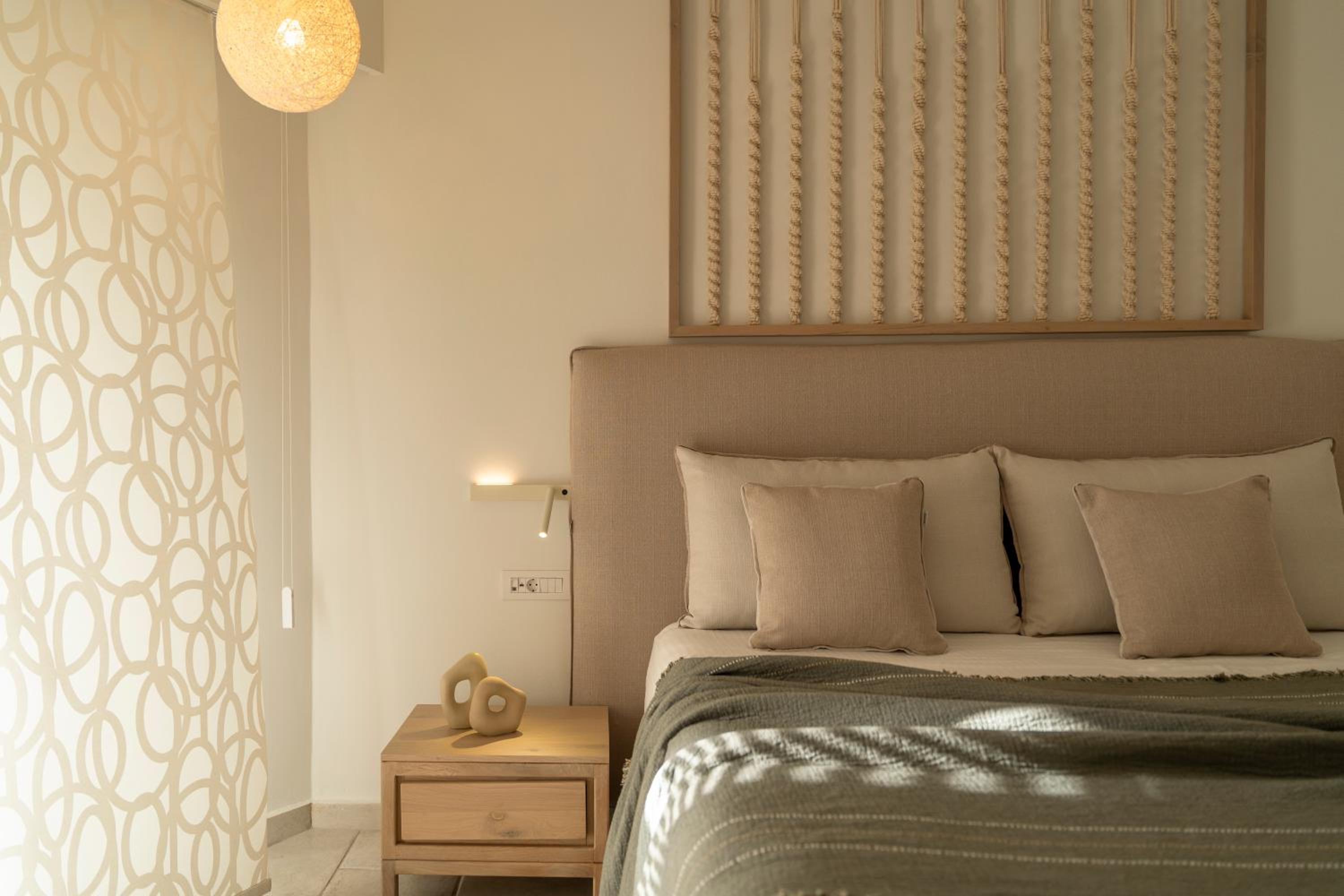 Superior Double Room with Side Sea and Pool View  - Photo 24