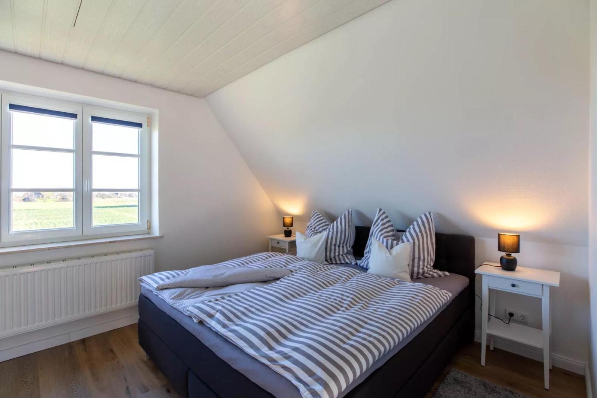 One-Bedroom Apartment with Garden photo 2