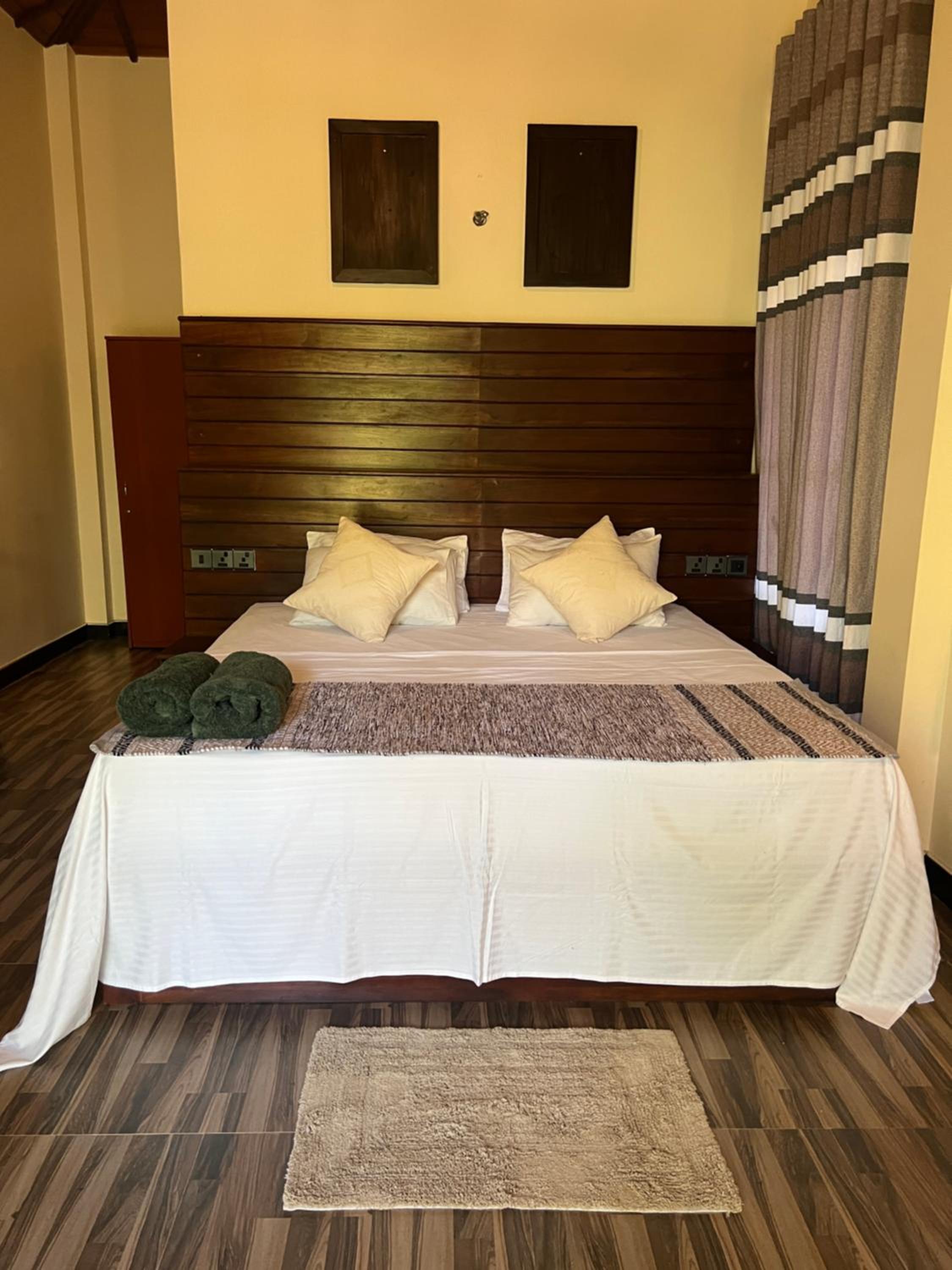 Double Room with Balcony and Garden View