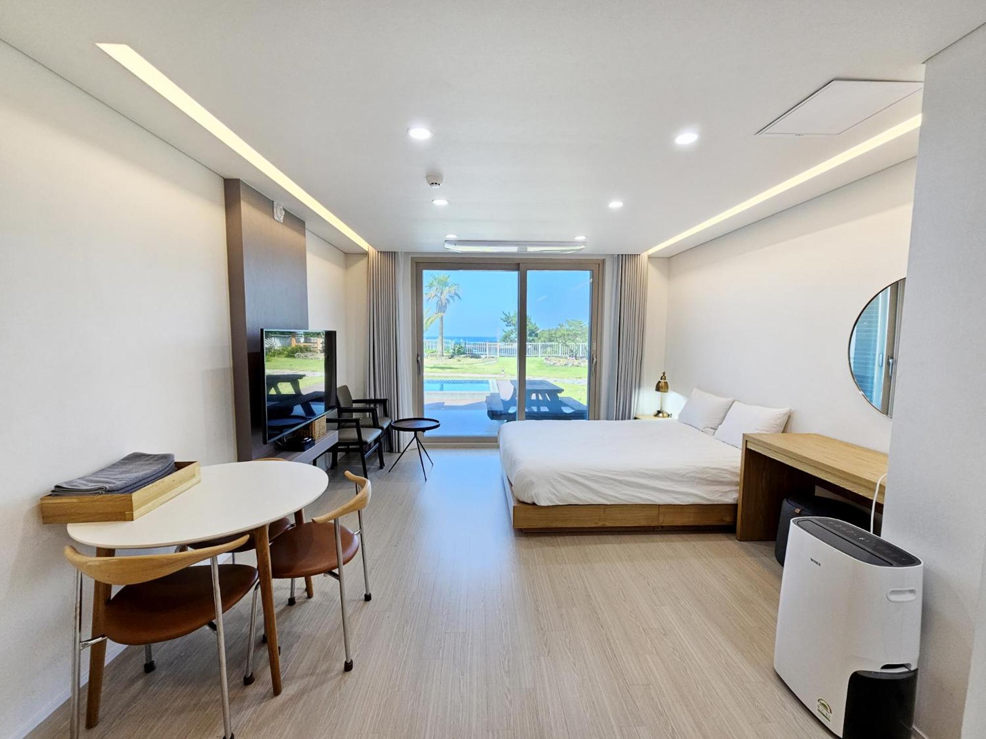 Double Room with Sea View - Photo 5