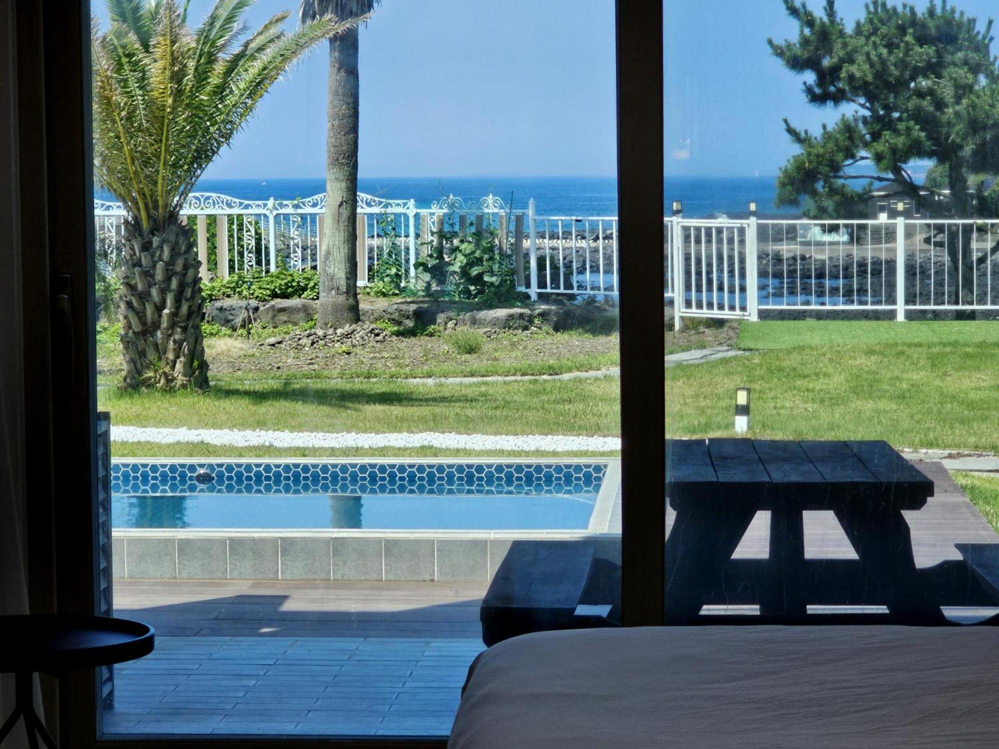 Double Room with Sea View - Photo 11