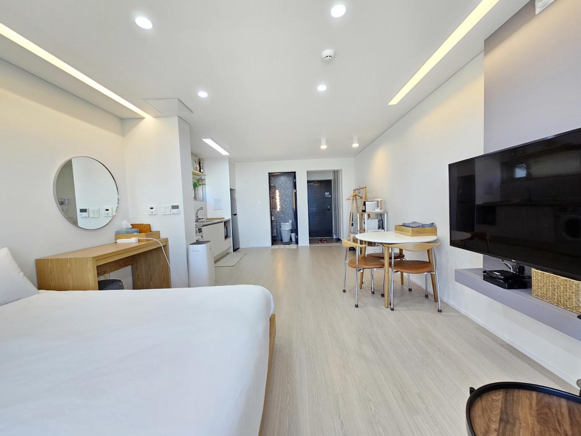Double Room with Sea View - Photo 6