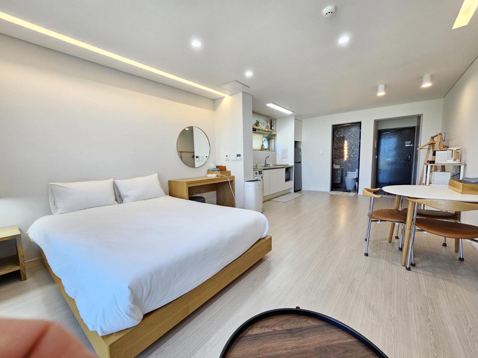 Double Room with Sea View - Photo 2