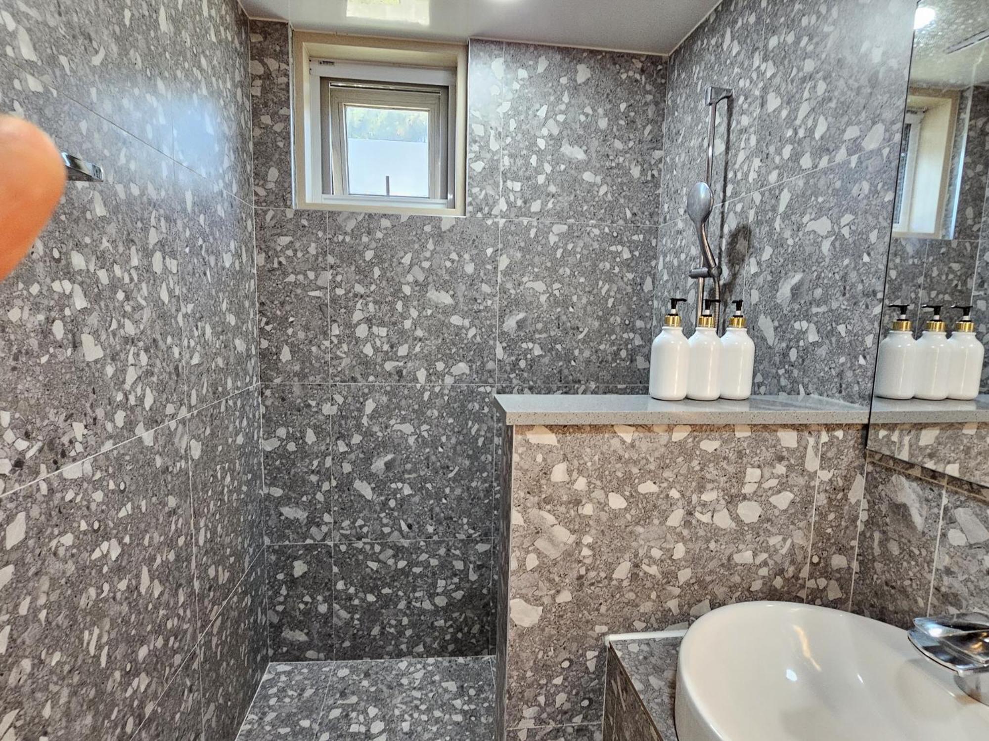 Double Room with Sea View - Photo 16