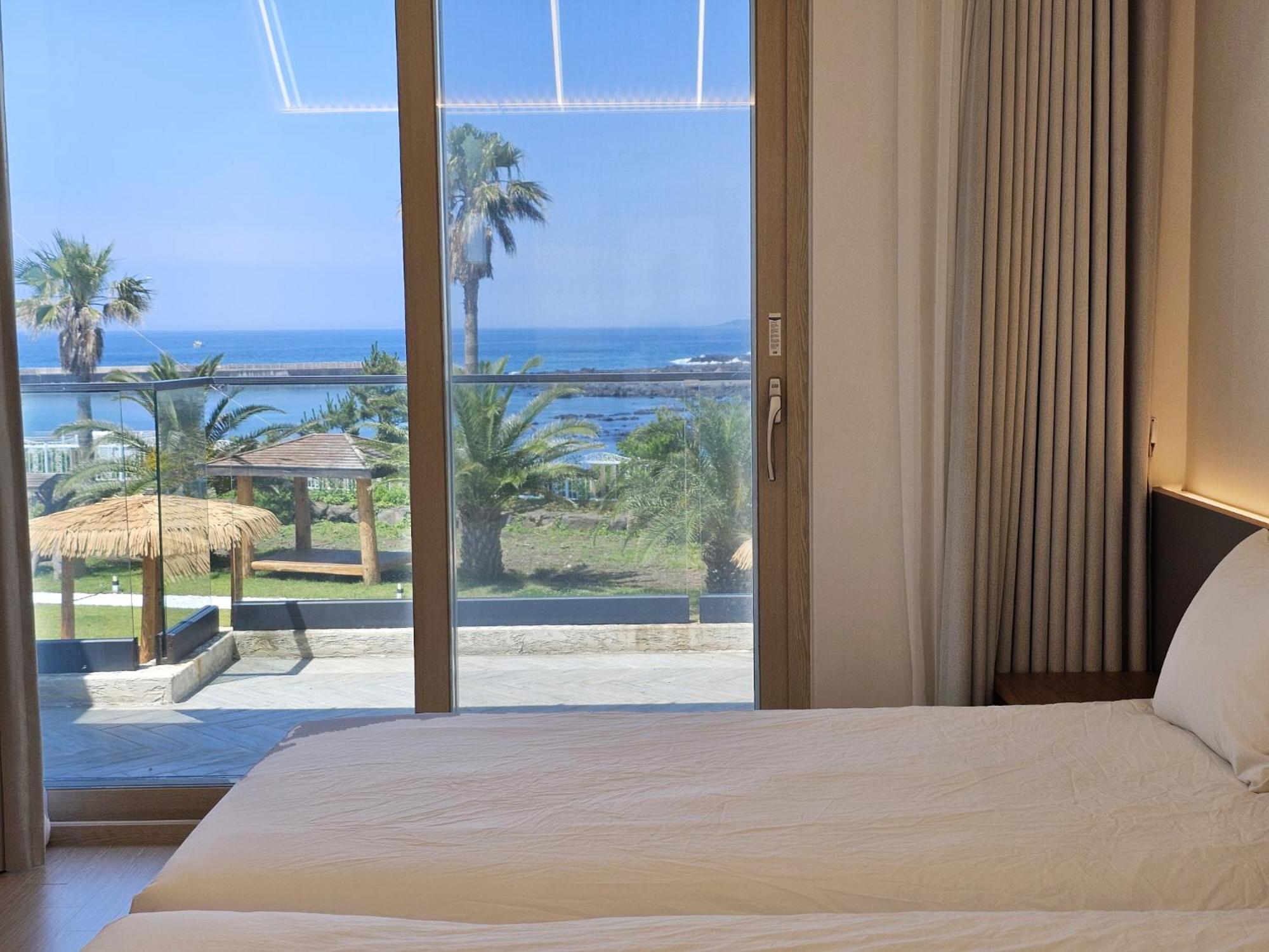 Studio with Ocean View - Photo 10