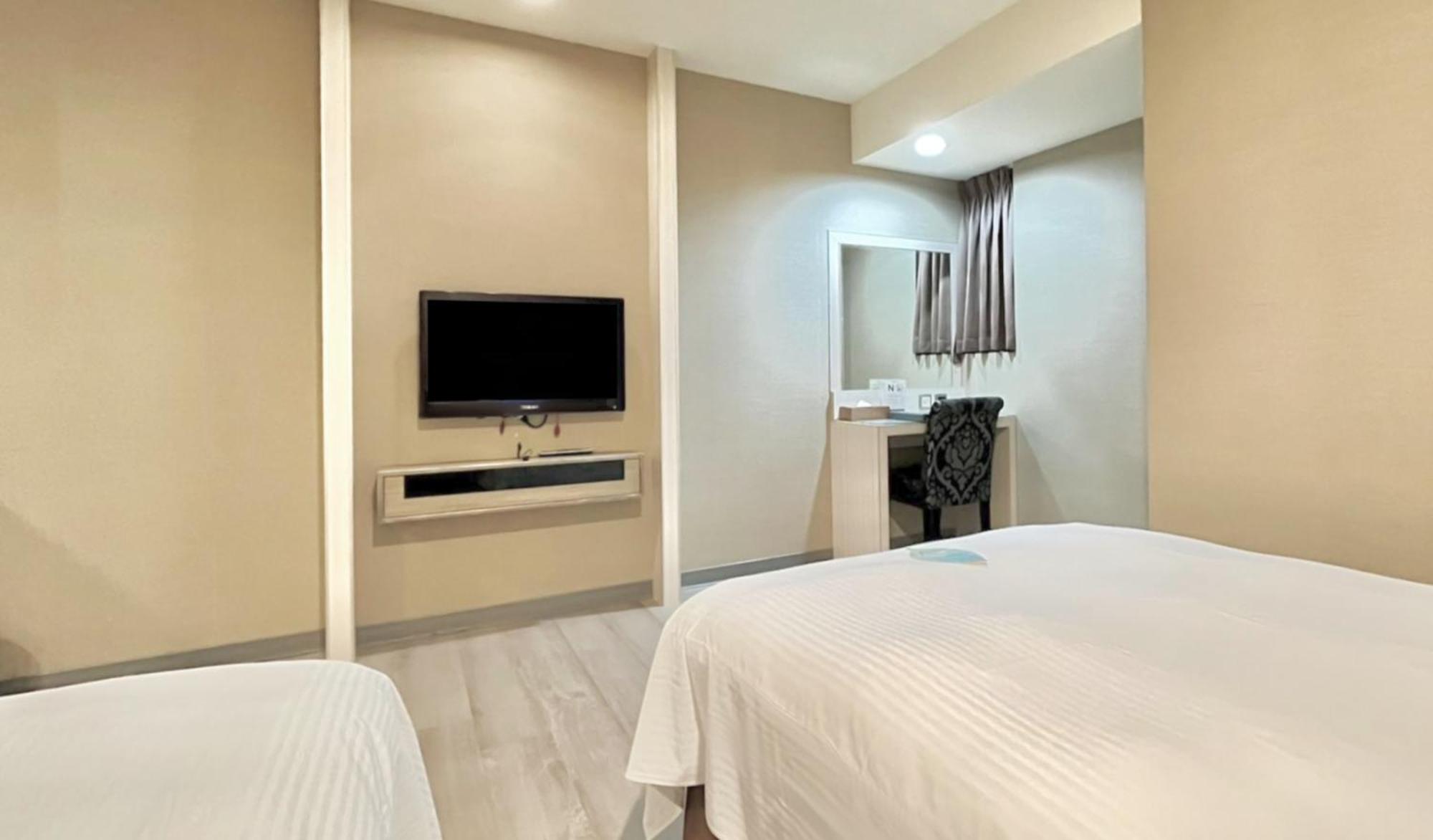 Standard Twin Room (No Window) photo 2