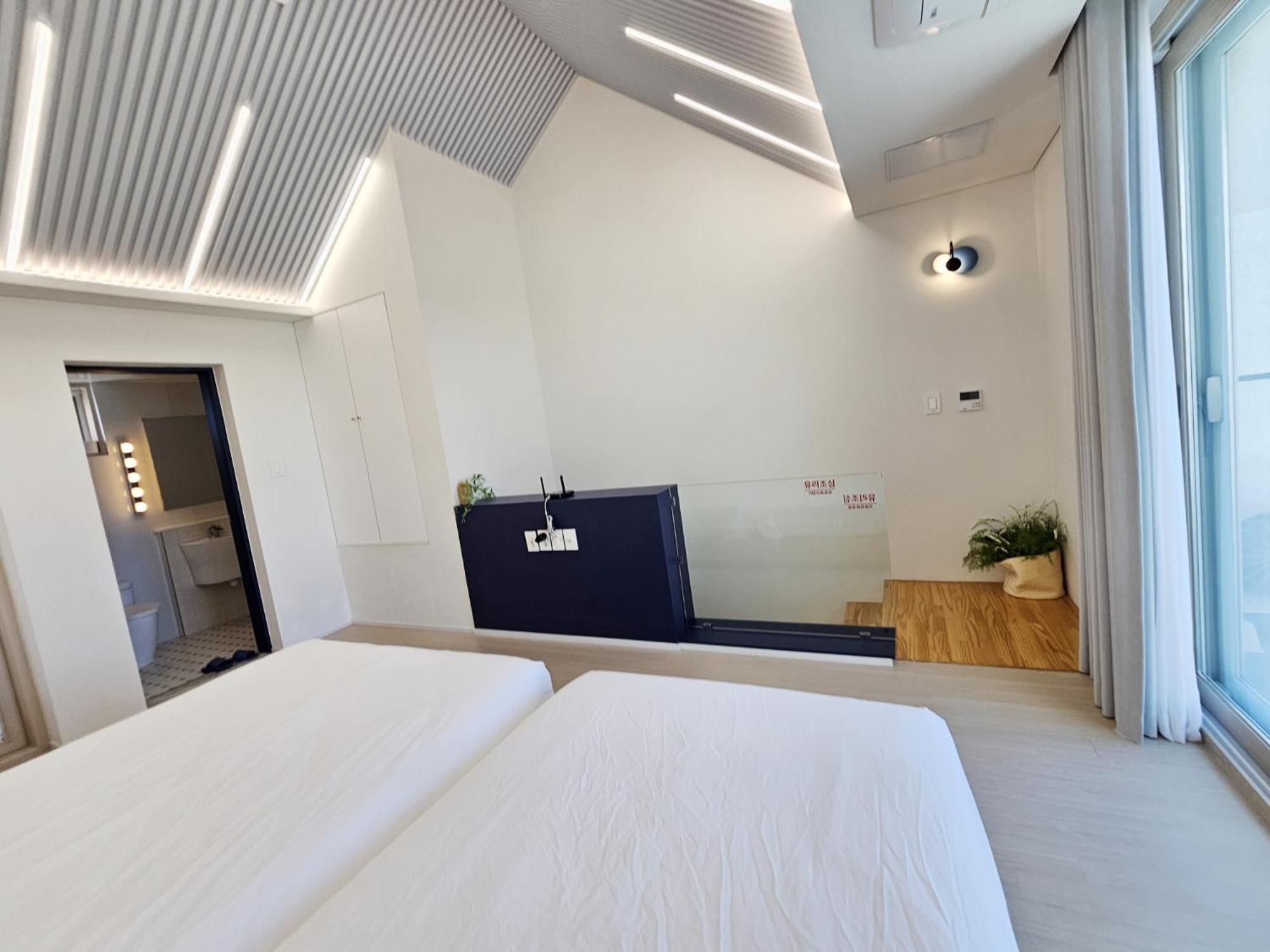 Studio with Ocean View - Photo 12
