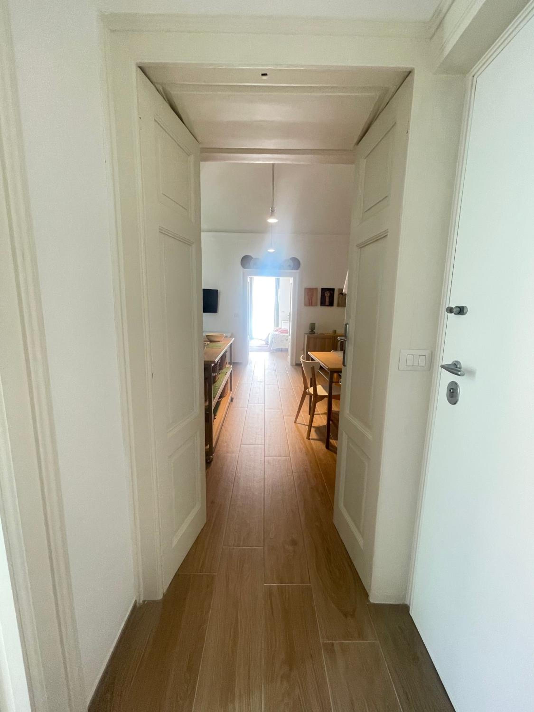 One-Bedroom Apartment photo 3