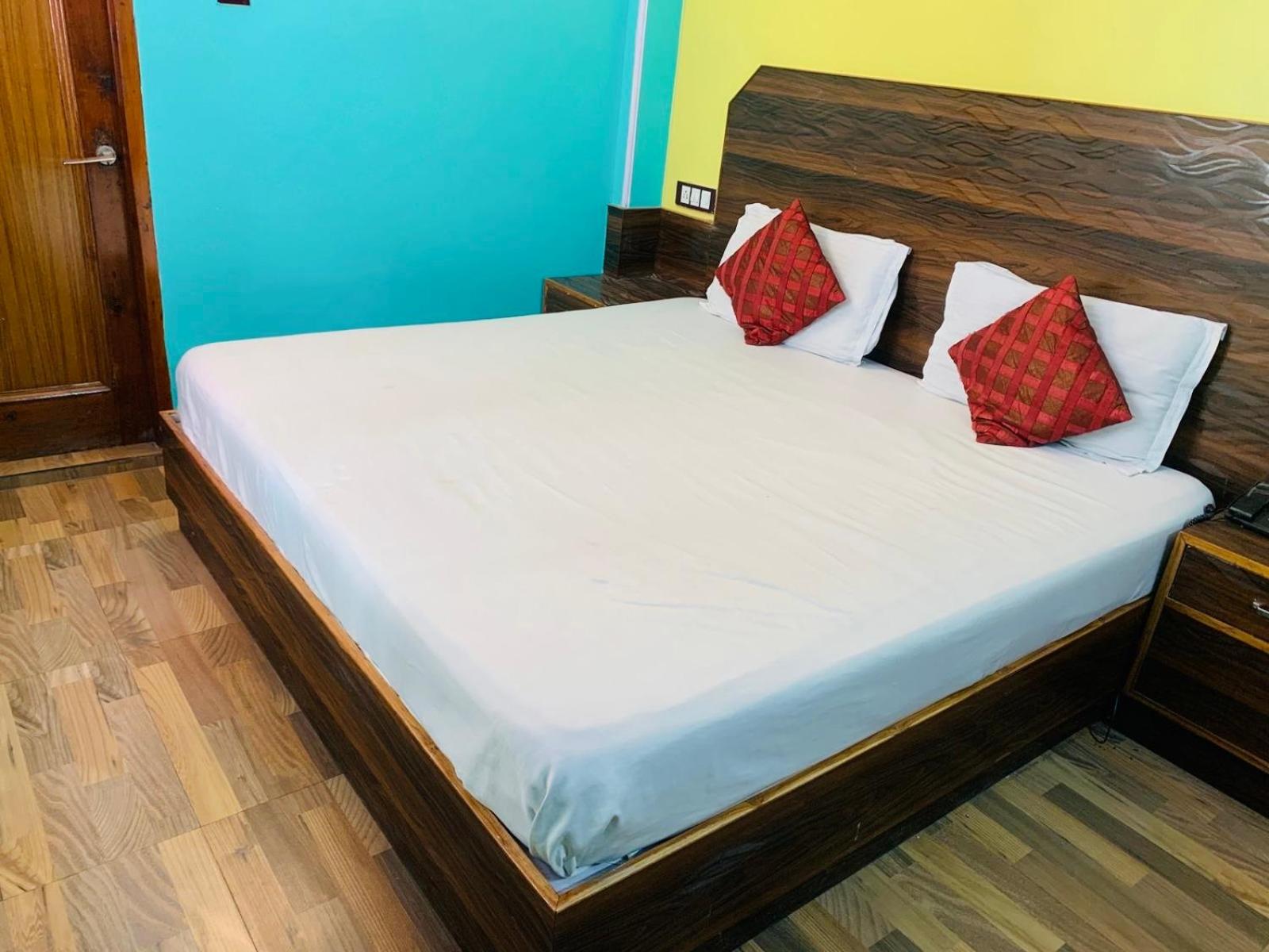 Budget Double Room photo 2
