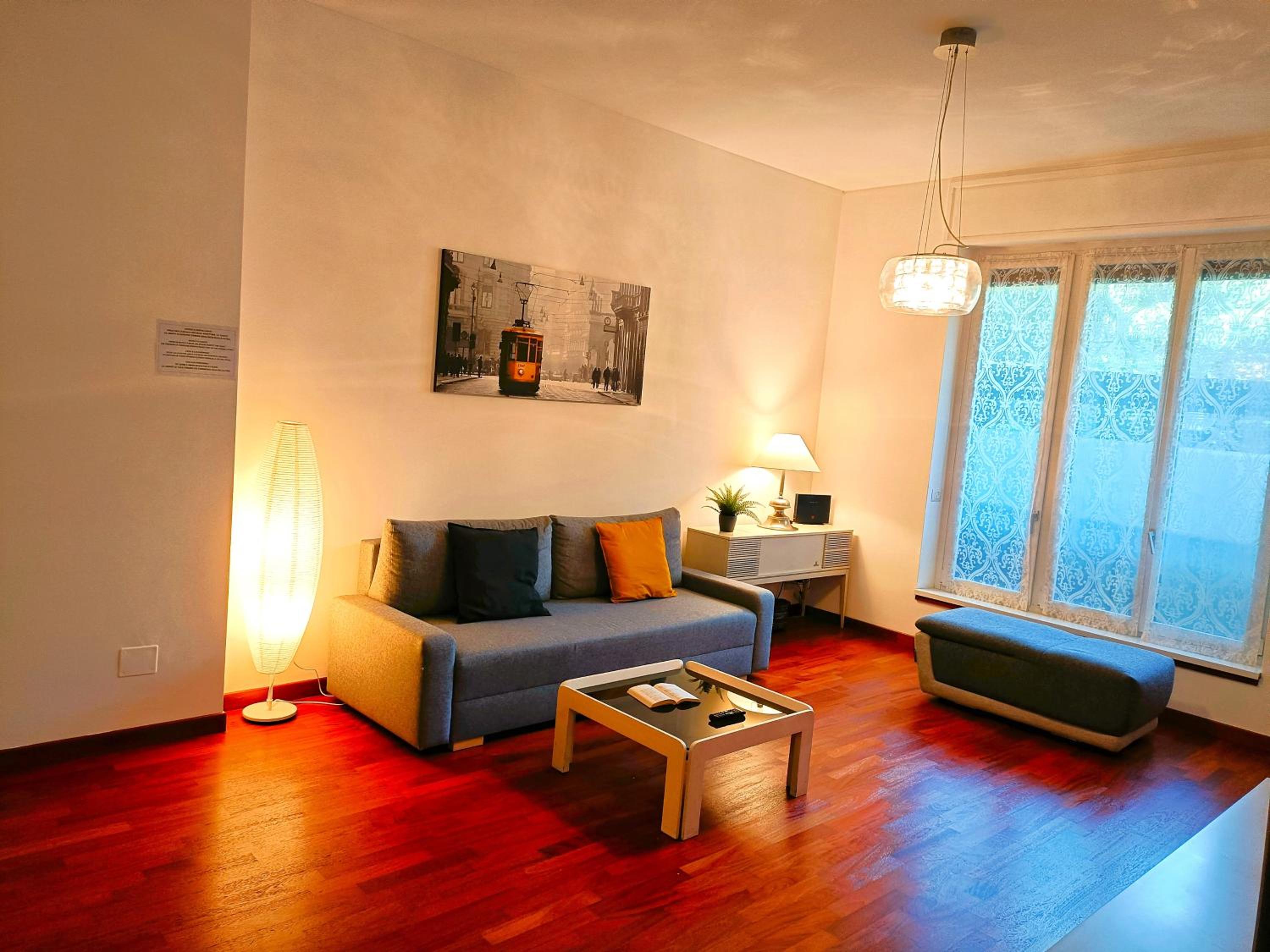 One-Bedroom Apartment photo 1