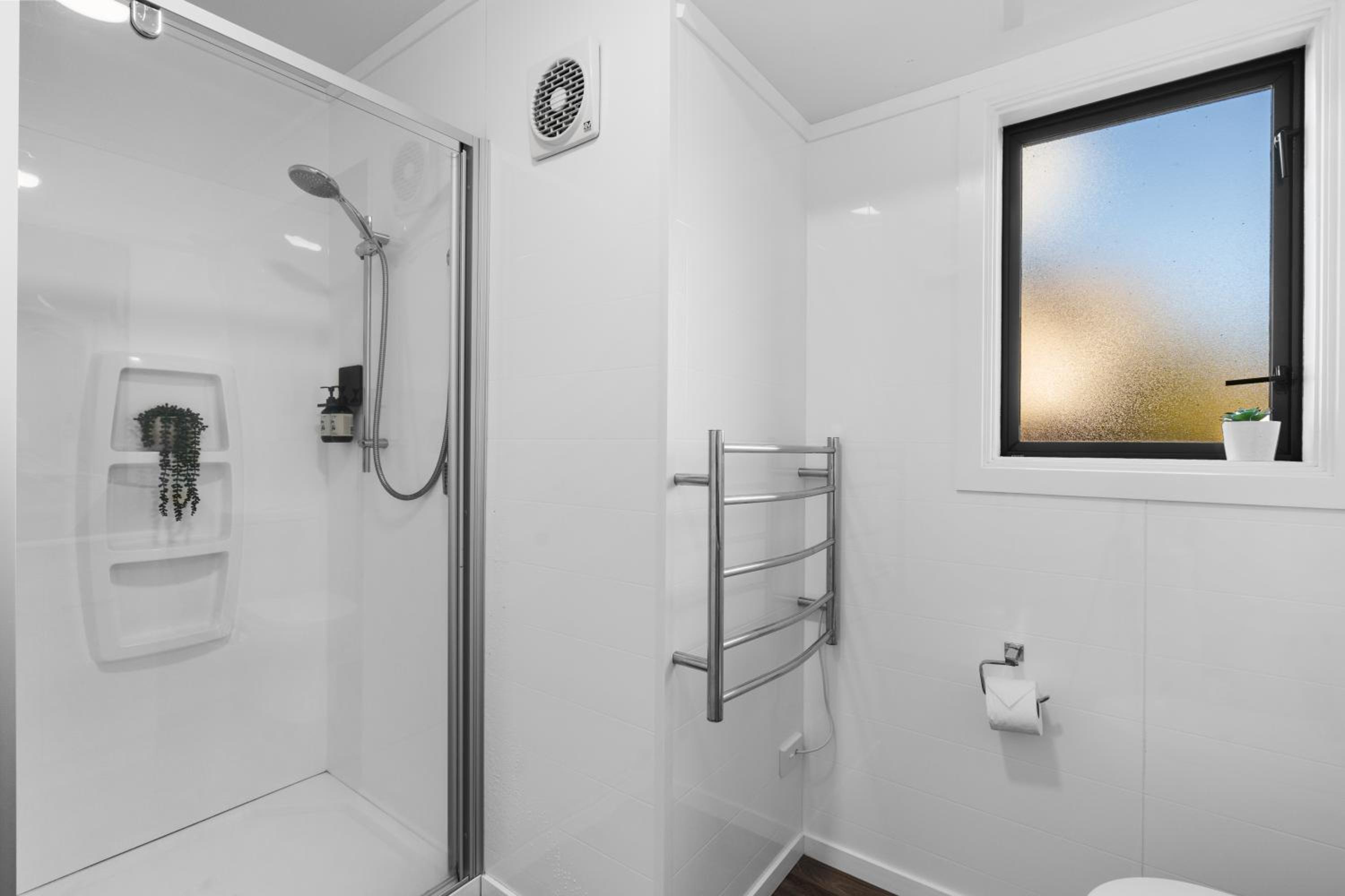 Family Studio with Bathroom - Photo 8