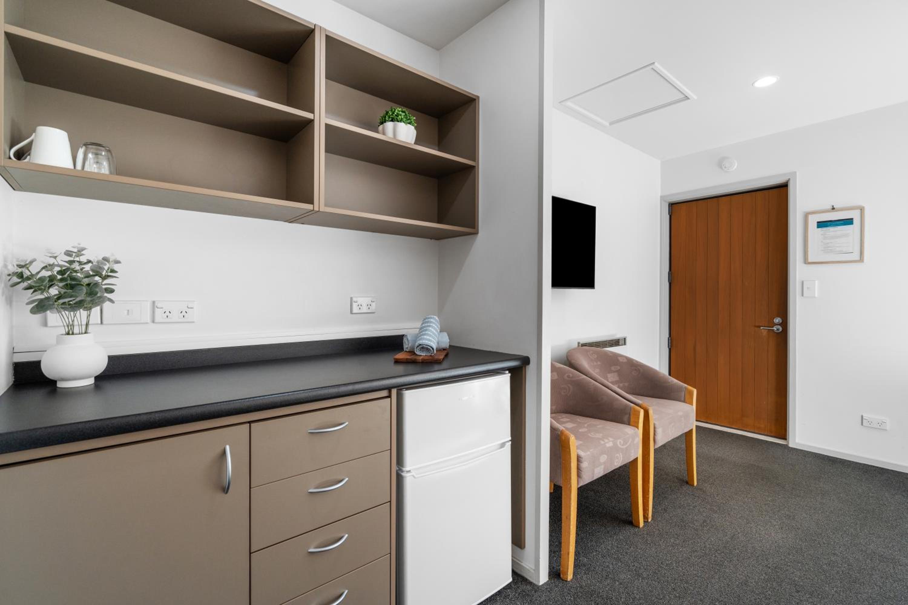 Family Studio with Bathroom - Photo 5