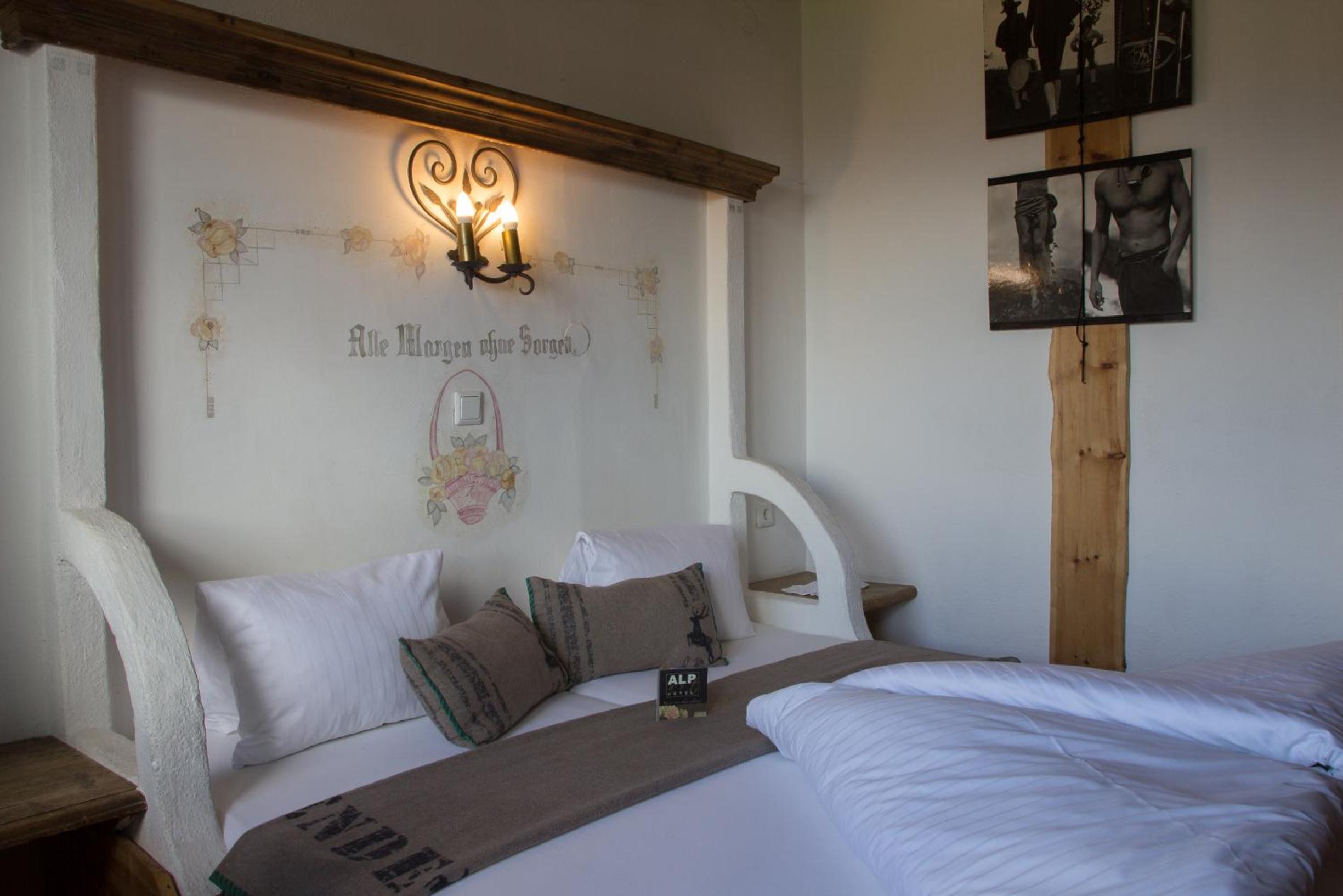 Standard Double Room photo 3