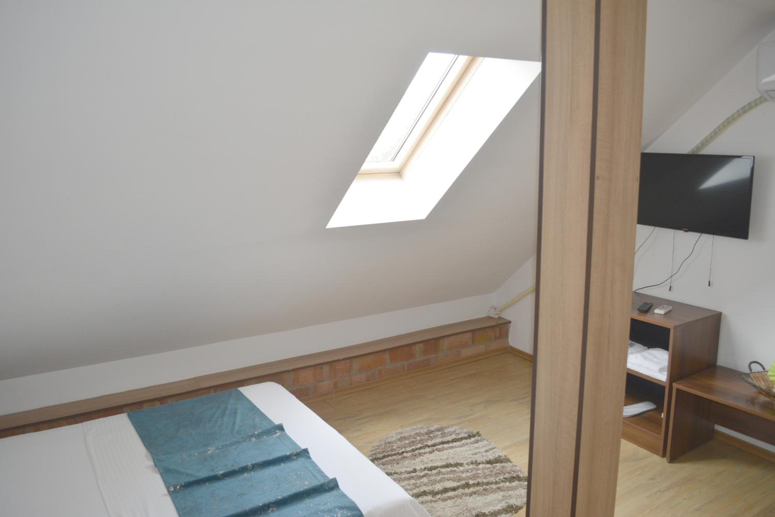 Large Double Room photo 3