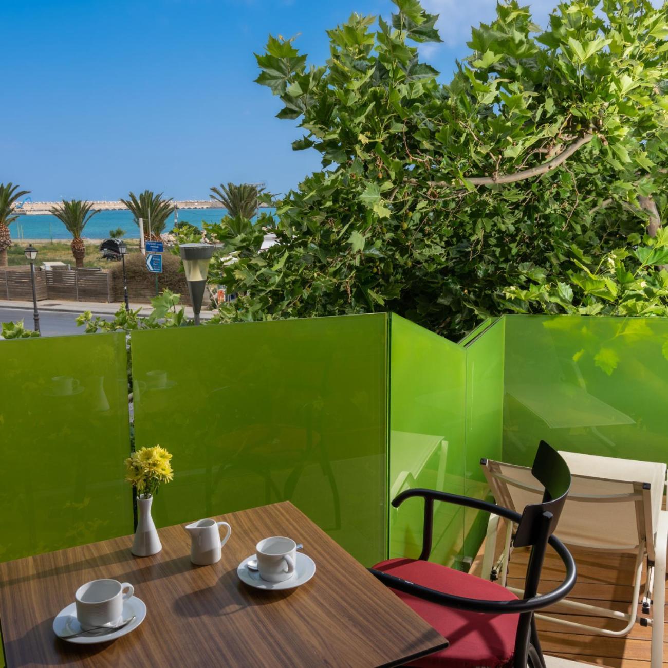 Double Room with Sea View - Photo 10