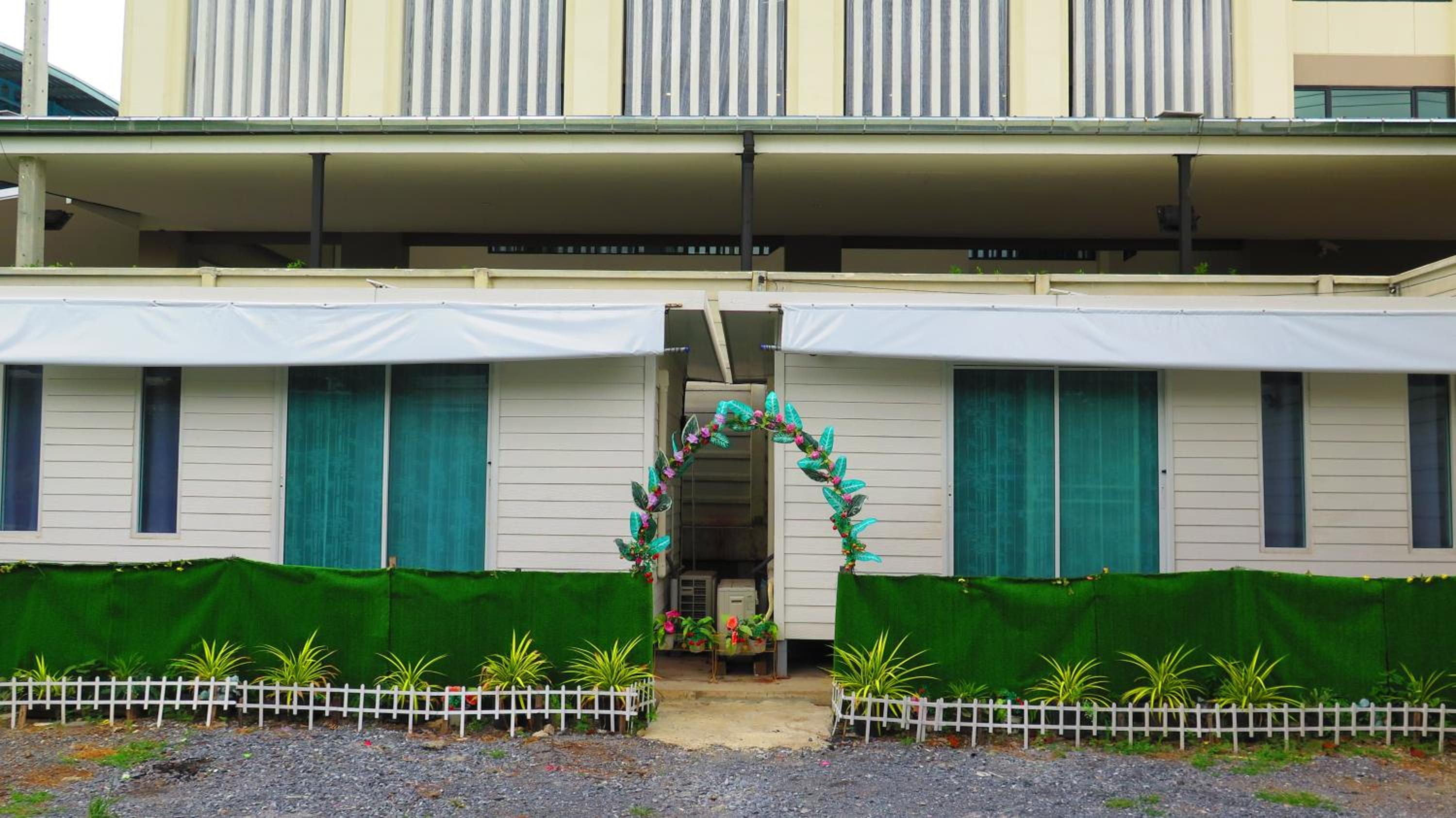 Deluxe Bungalow - Photo 7