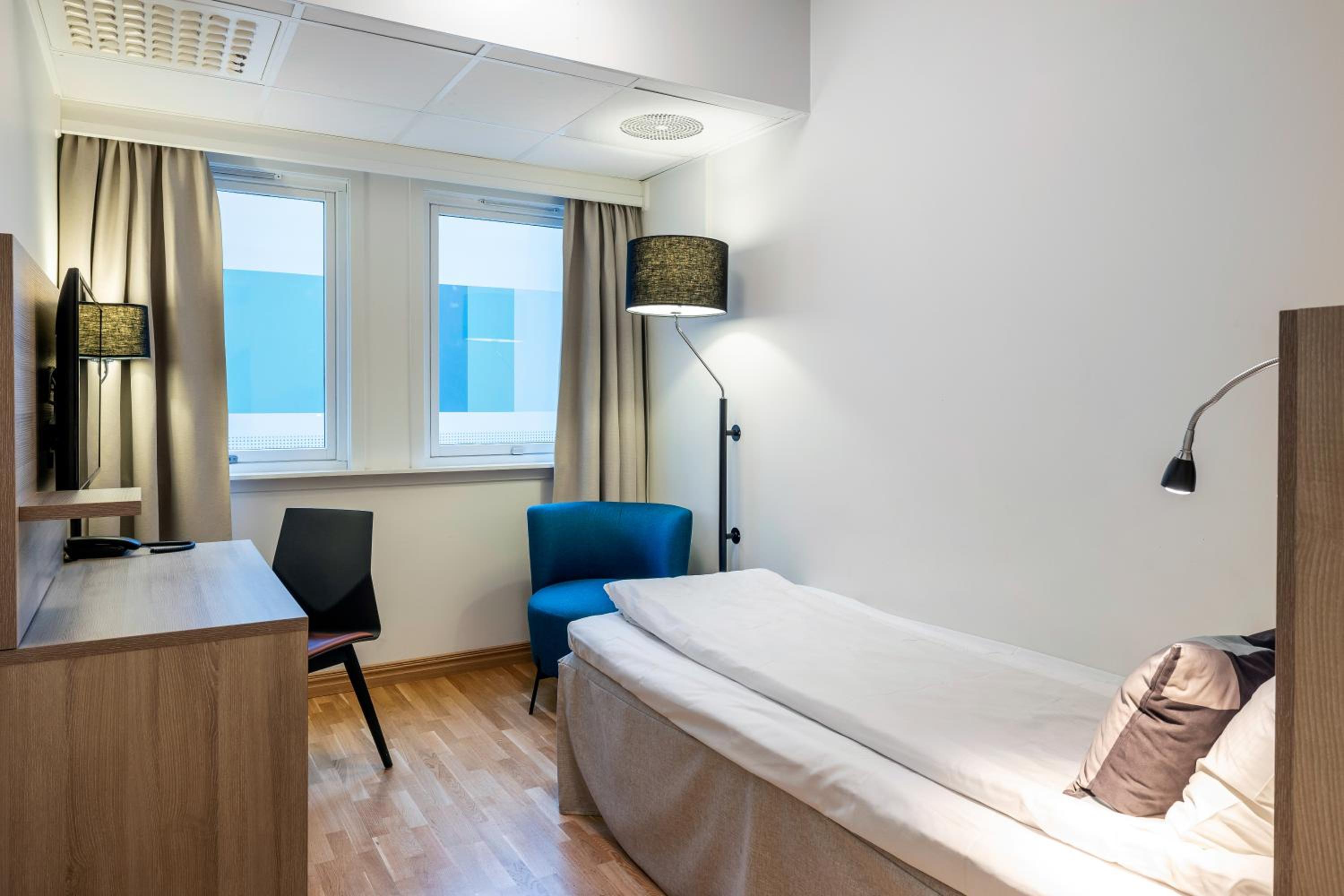  Compact Room- No view - Photo 8