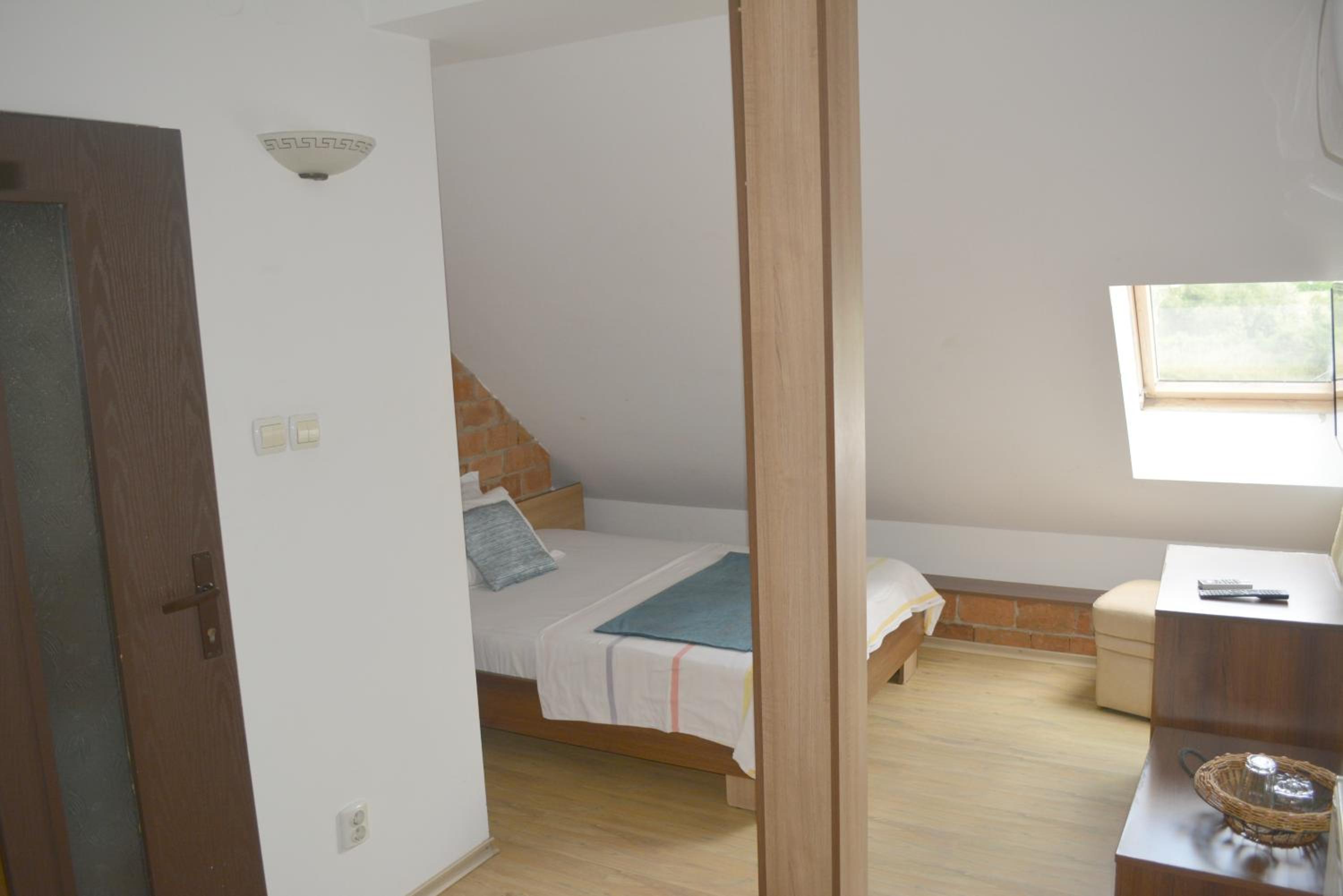 Budget Double Room photo 3