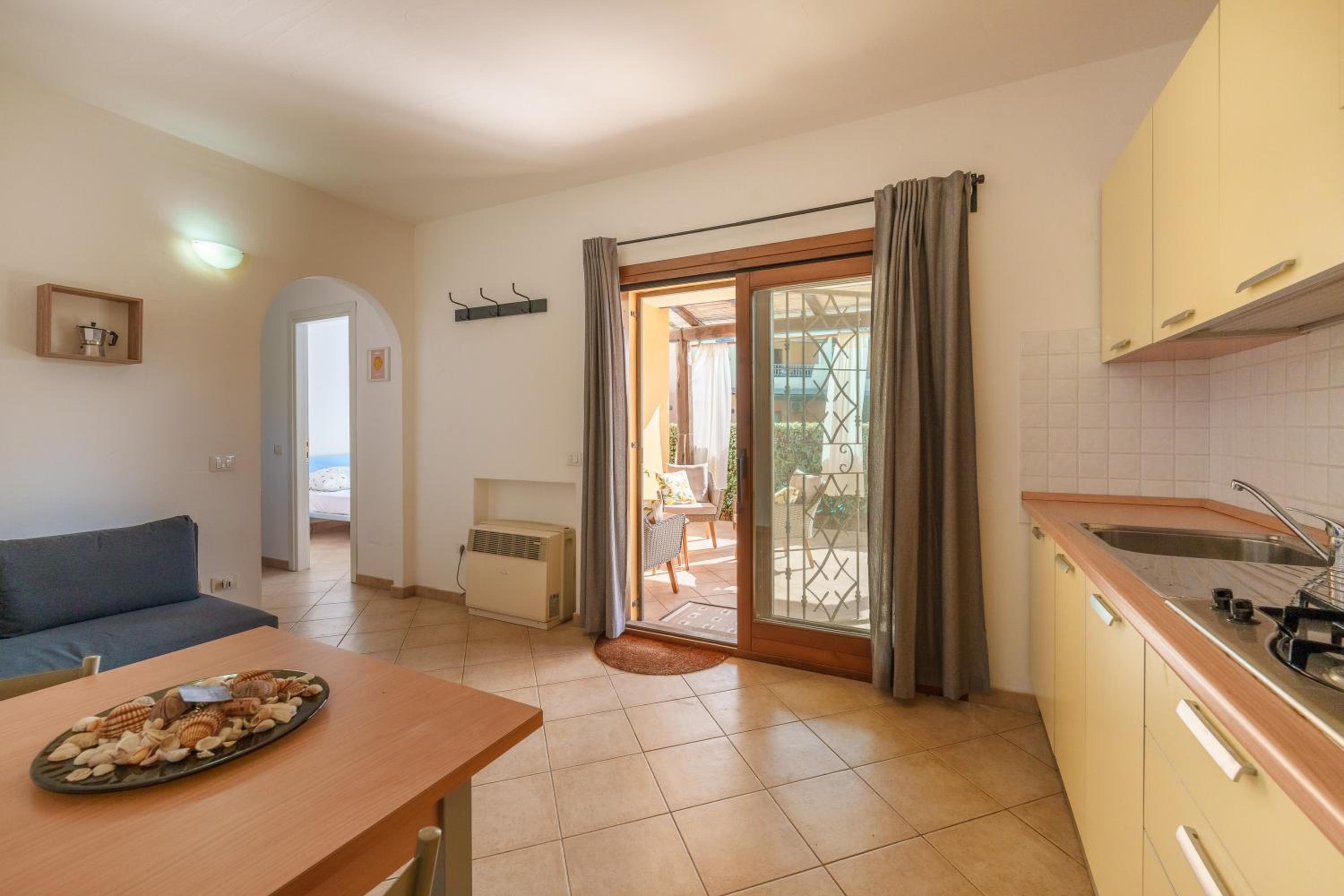 Two-Bedroom Deluxe Apartment with Garden View photo 3