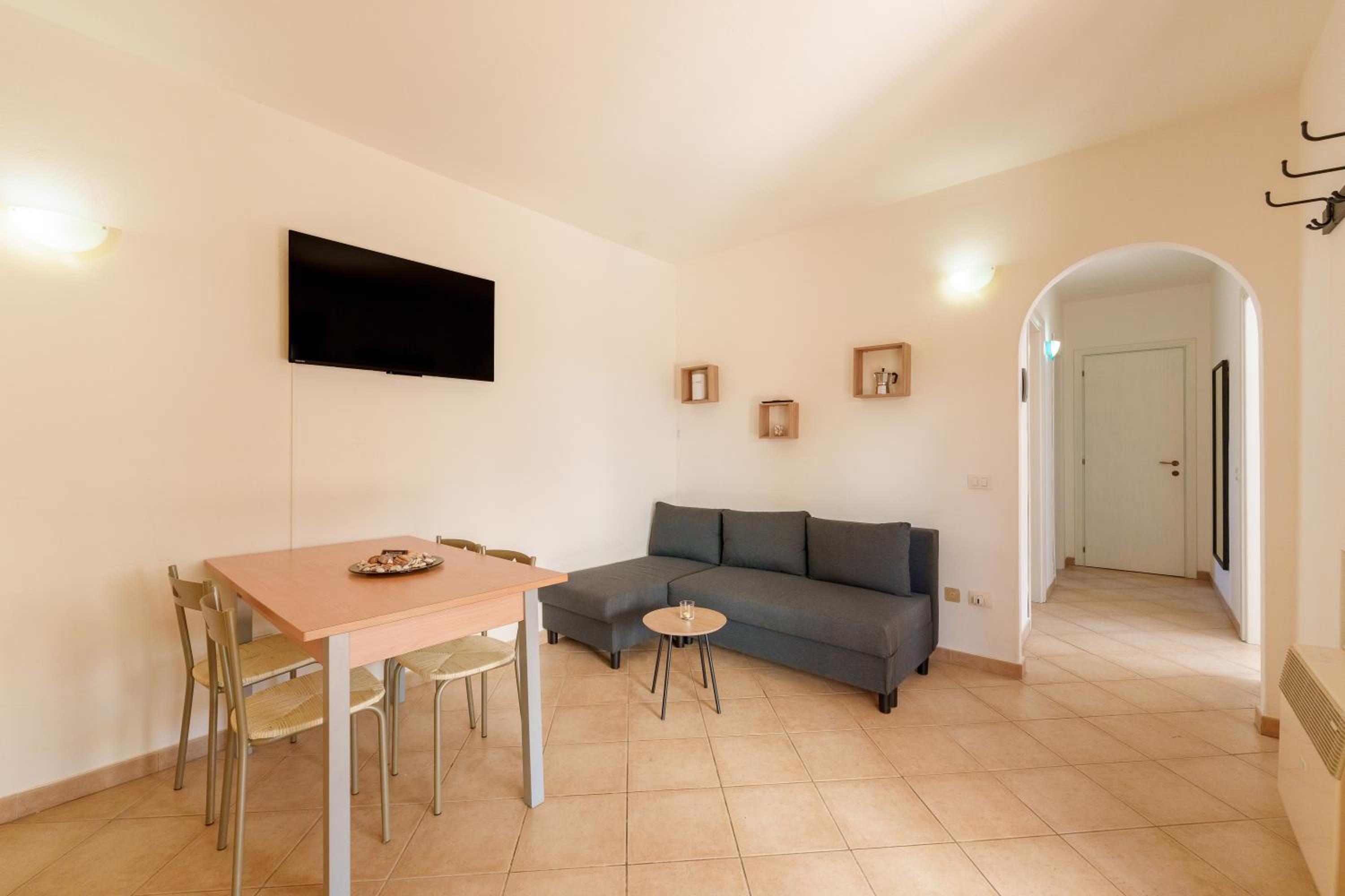 Two-Bedroom Deluxe Apartment with Garden View photo 1