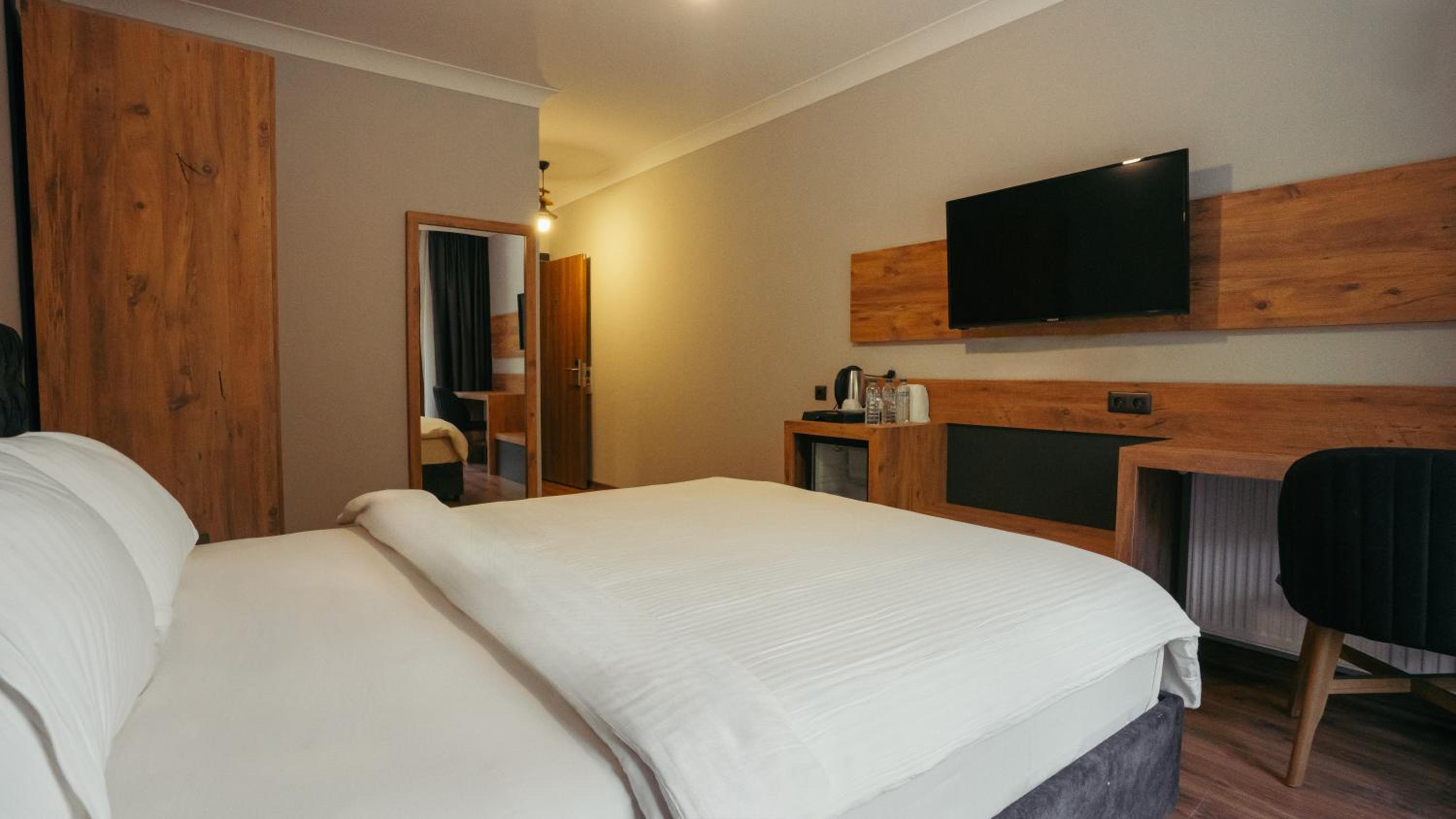 Double Room with Balcony - Photo 1