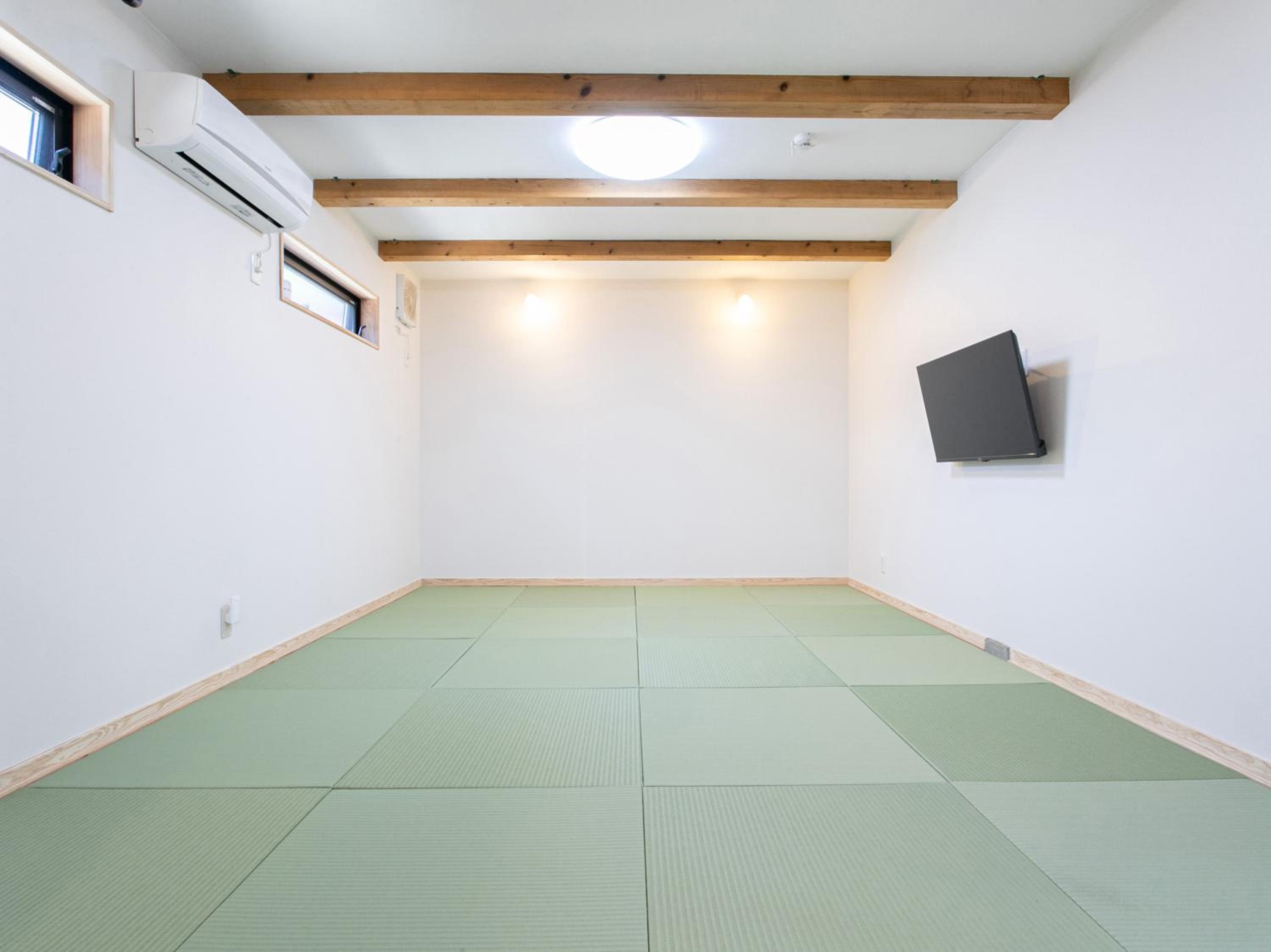 Japanese-Style Room