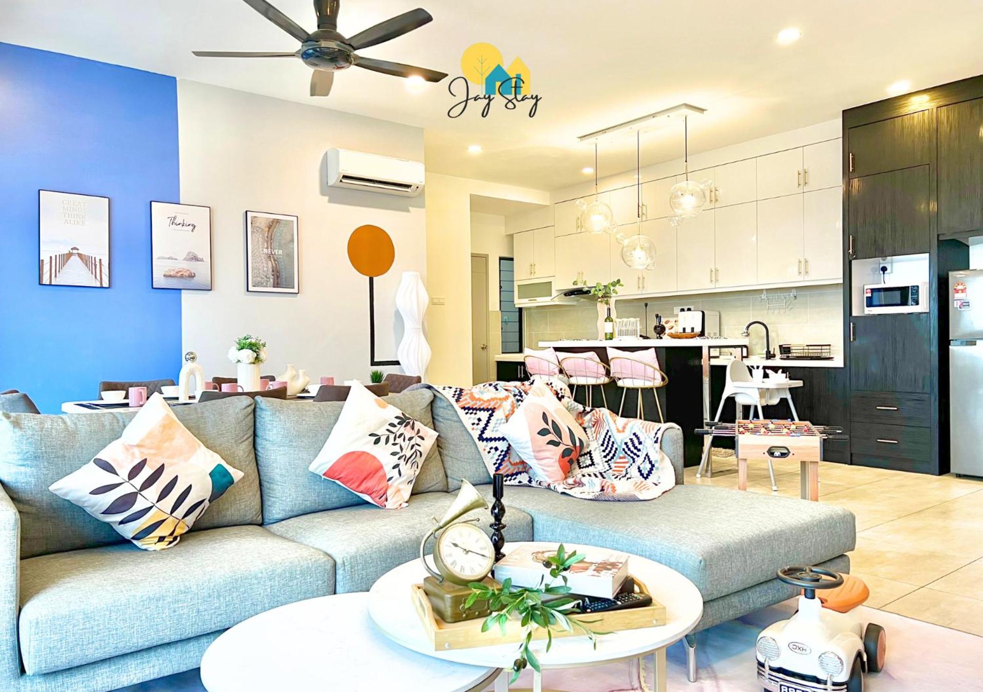 Three-Bedroom Superior Apartment - Photo 20
