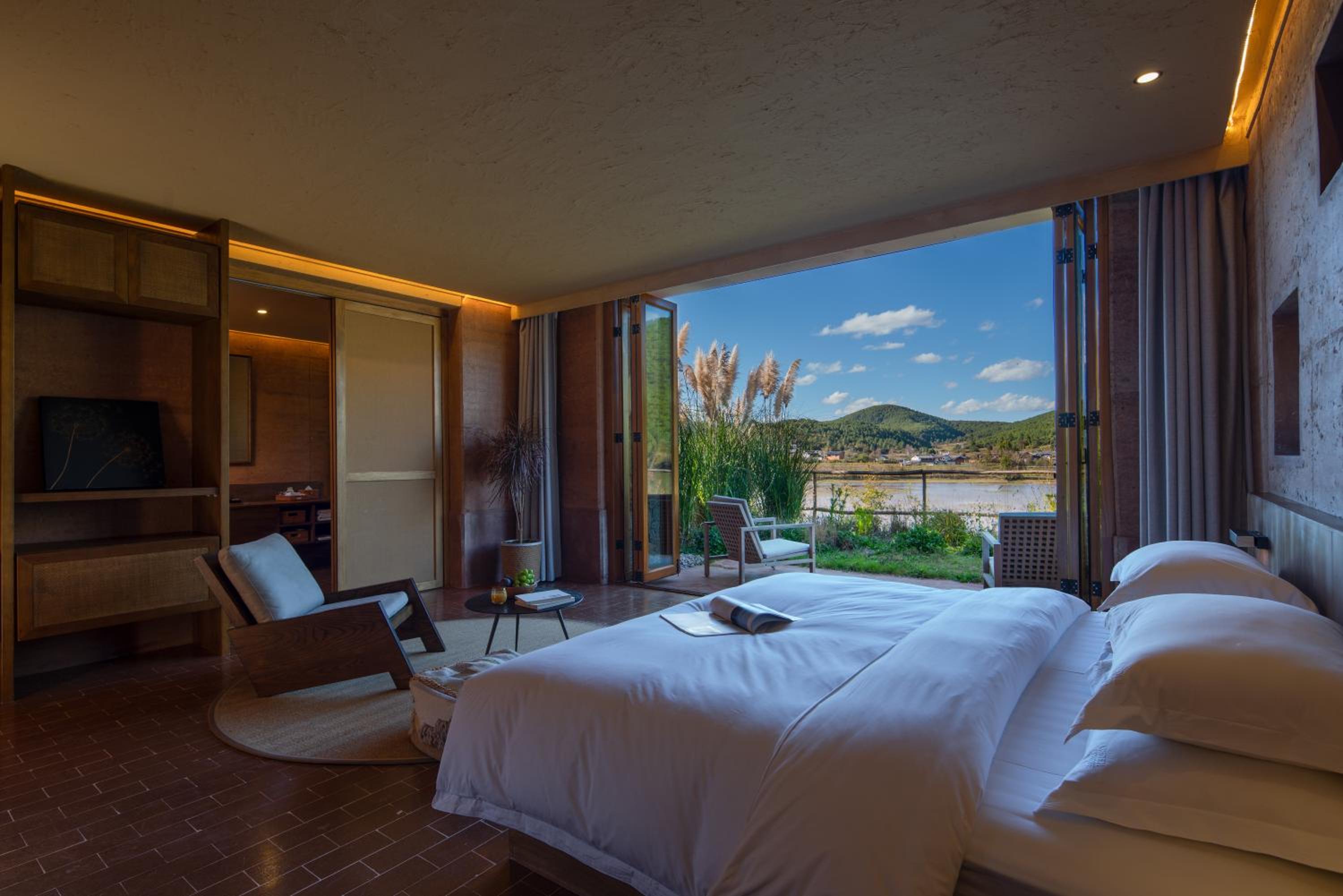 Double Room with Lake View photo 1