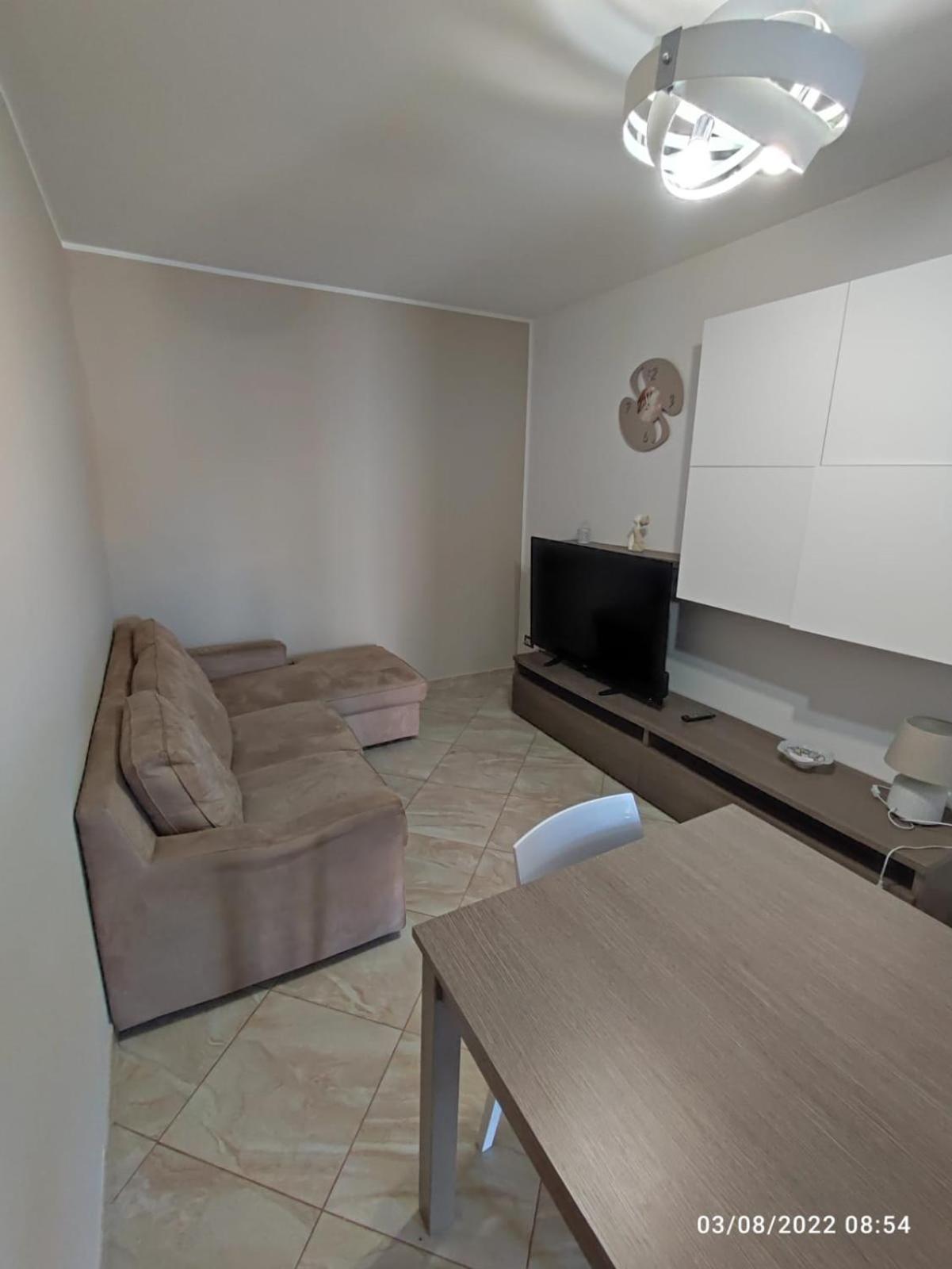 One-Bedroom Apartment photo 3