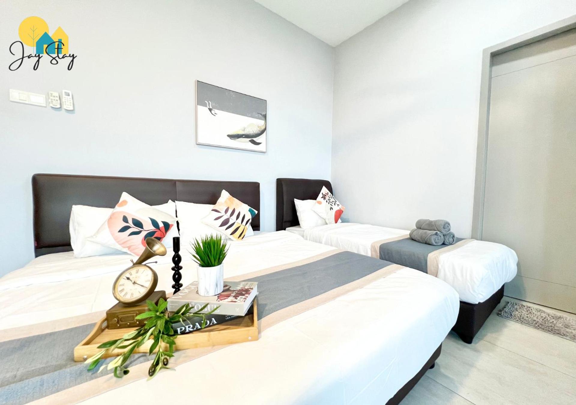 Three-Bedroom Superior Apartment - Photo 24